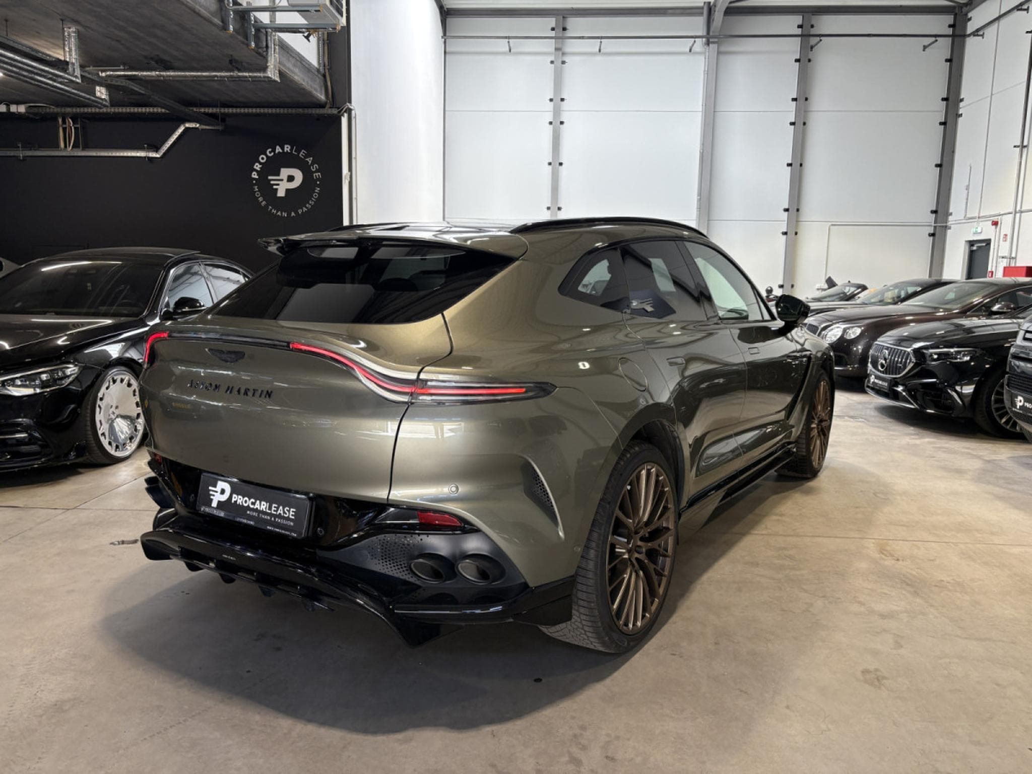 Aston-Martin DBX ASTON MARTIN DBX707 °FACELIFT° 4.0 V8 BITURBO – FULL CARBON (2025) - Photo 12