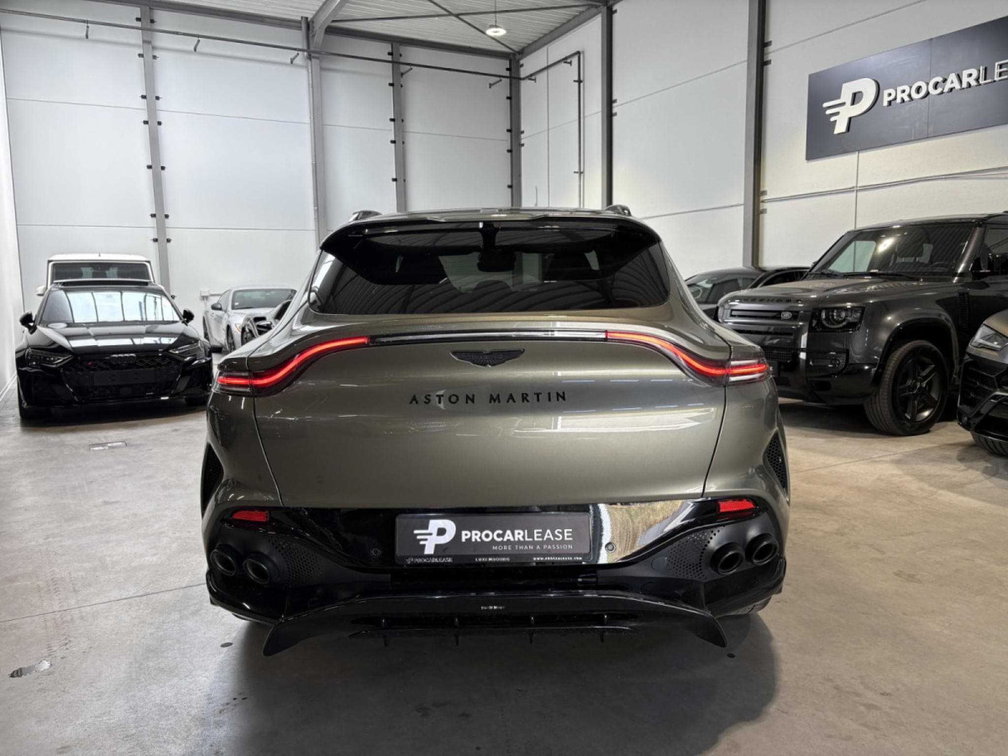 Aston-Martin DBX ASTON MARTIN DBX707 °FACELIFT° 4.0 V8 BITURBO – FULL CARBON (2025) - Photo 13