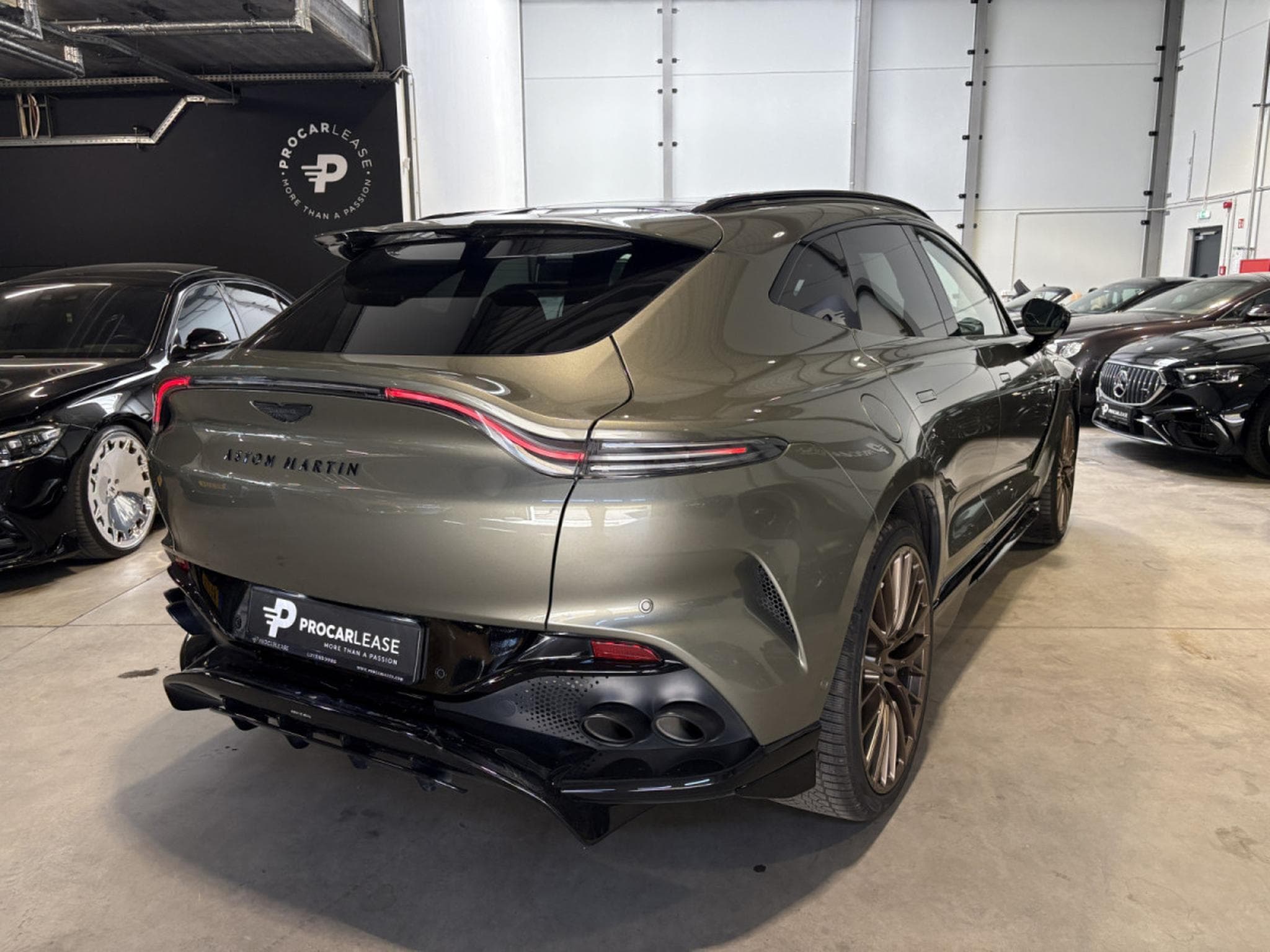 Aston-Martin DBX ASTON MARTIN DBX707 °FACELIFT° 4.0 V8 BITURBO – FULL CARBON (2025) - Photo 14