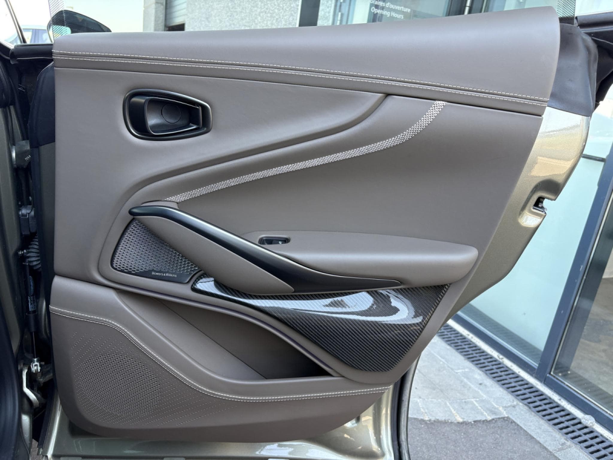 Aston-Martin DBX ASTON MARTIN DBX707 °FACELIFT° 4.0 V8 BITURBO – FULL CARBON (2025) - Photo 24