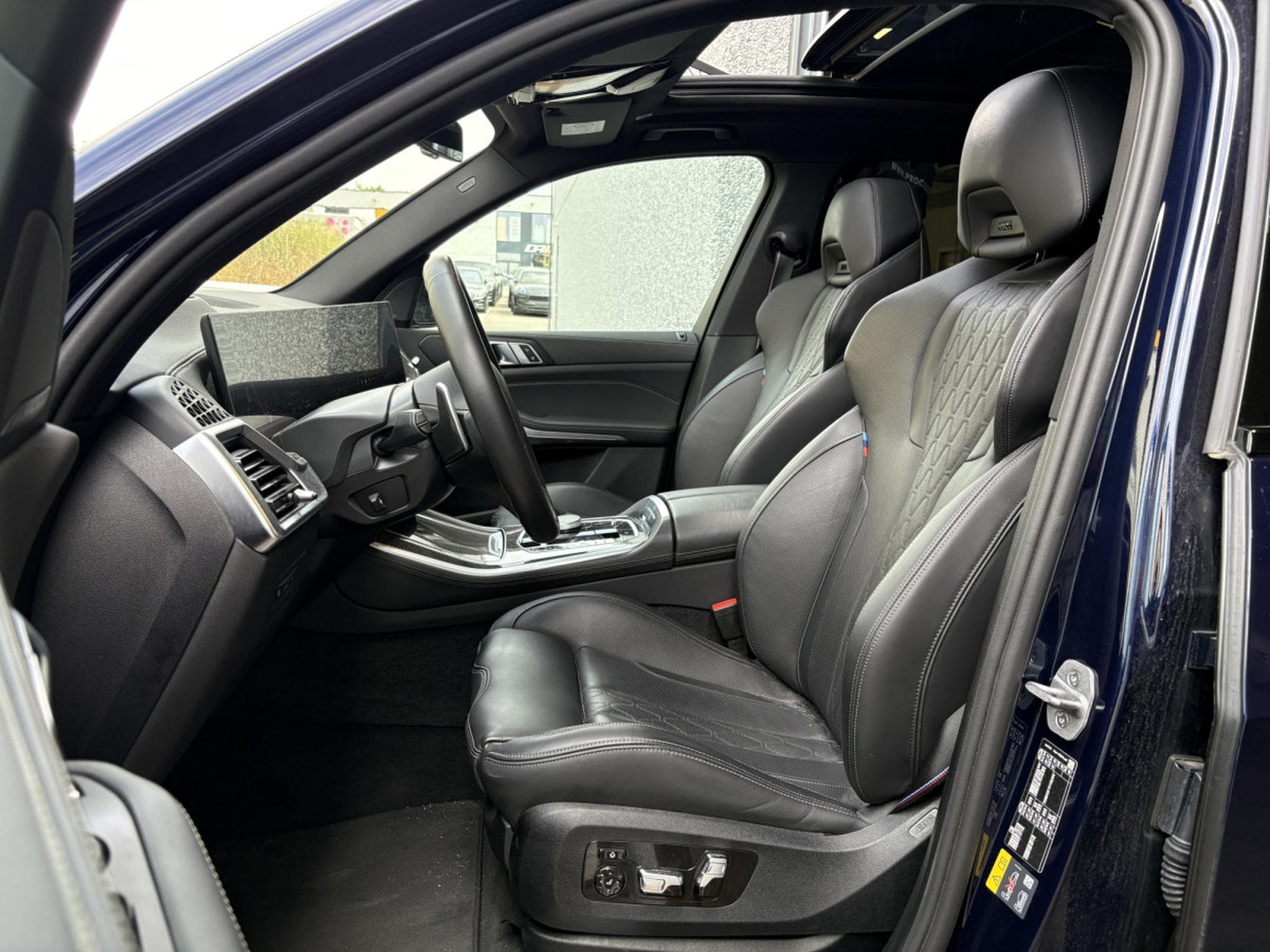 BMW X5 BMW X5 xDrive50e M Sport Pro –M SPORT SEATS - Individual Tan (2025) - Photo 5