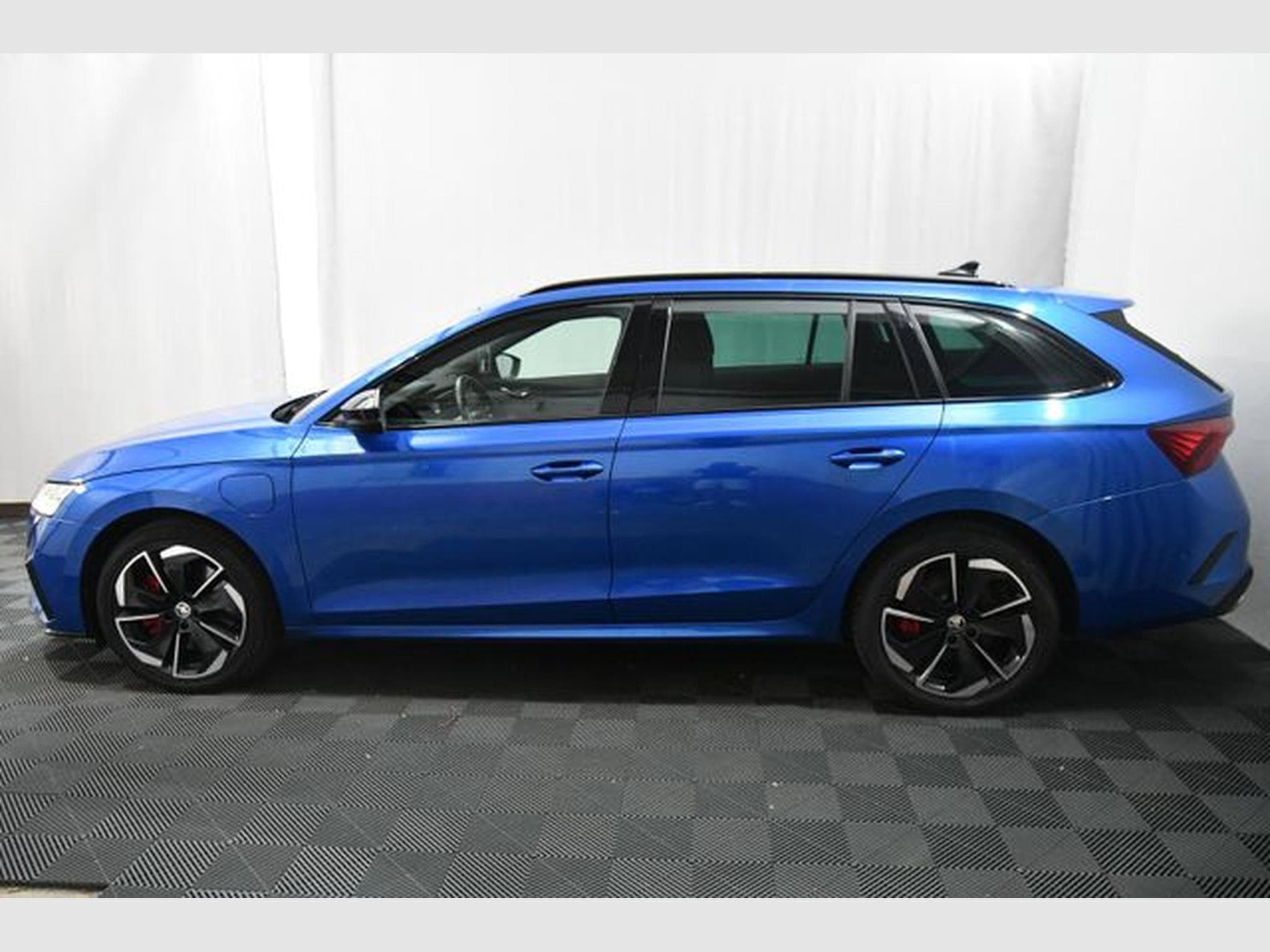 Skoda Octavia Octavia Combi RS iV PHEV, Navi, Park A., ACC (2020) - Photo 2