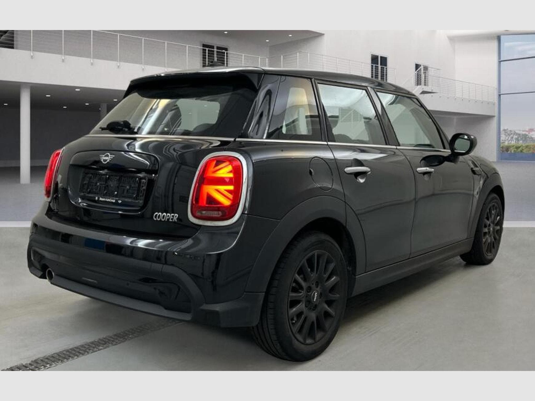 MINI Cooper EXPERIENCE AUT 136cv (2023) - Foto 3