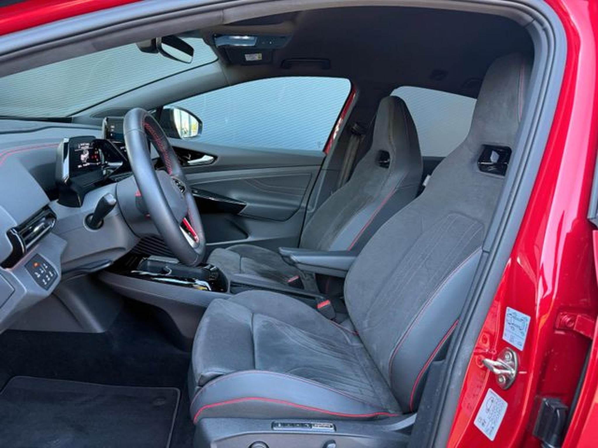 VW ID.5 ID.5 GTX 220 kW 4Motion AHKe IQ 360° Massage (2023) - Photo 10