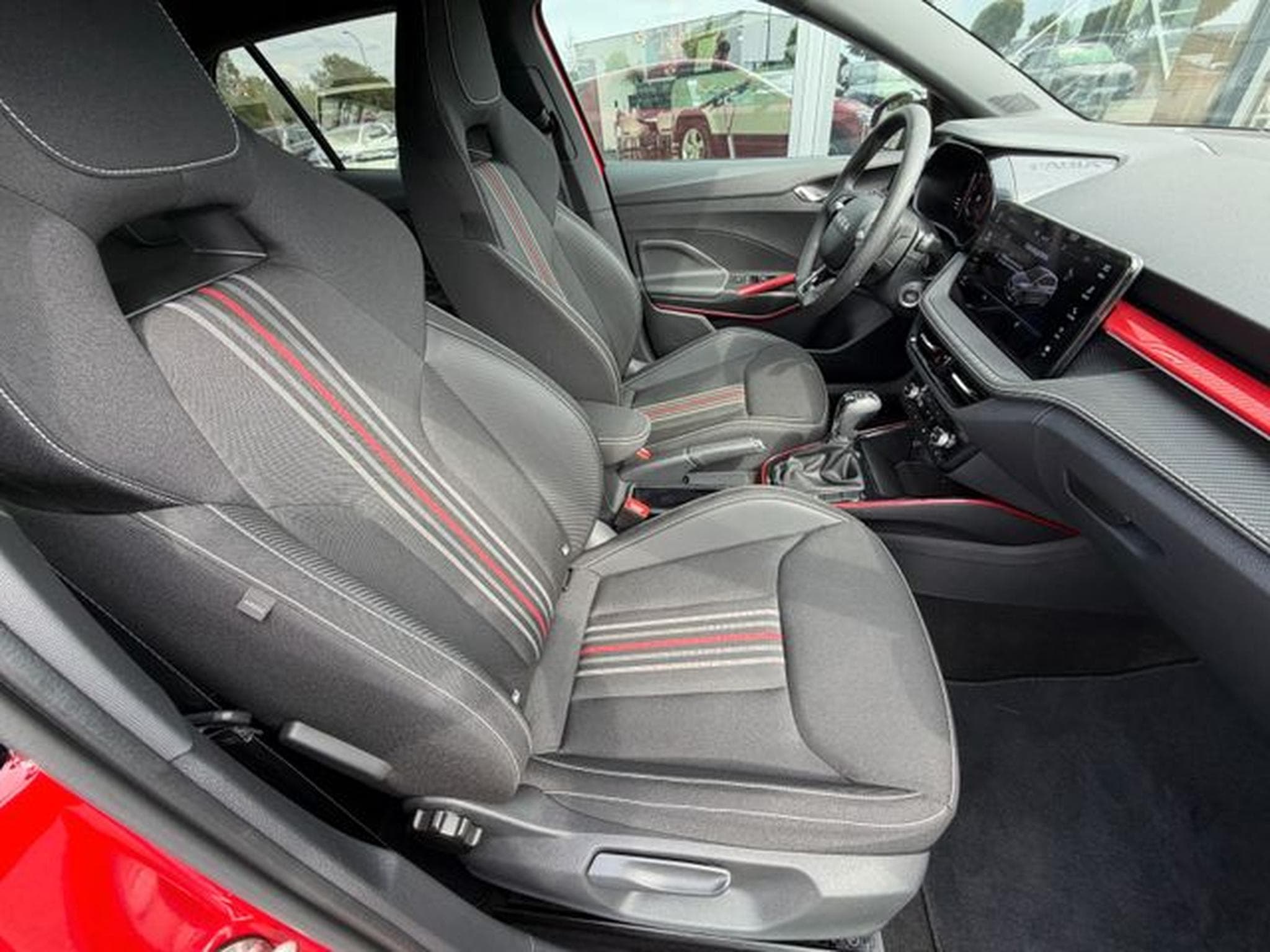 Skoda Fabia Fabia 1,5TSi DSG MonteCarlo Navi Pano Matrix Key (2025) - Photo 15