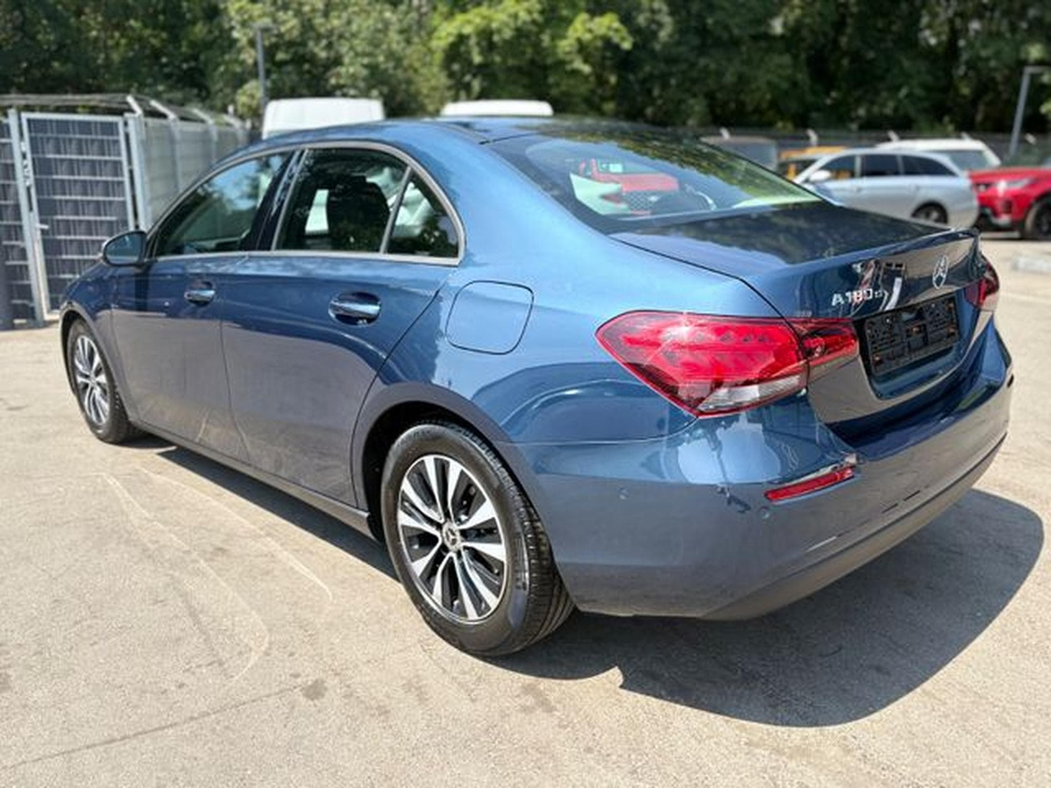 Mercedes A 180 A 180 d LIMOUSINE *MULTIBEAM*KAM*SHZ*ALU* (2021) - Foto 10