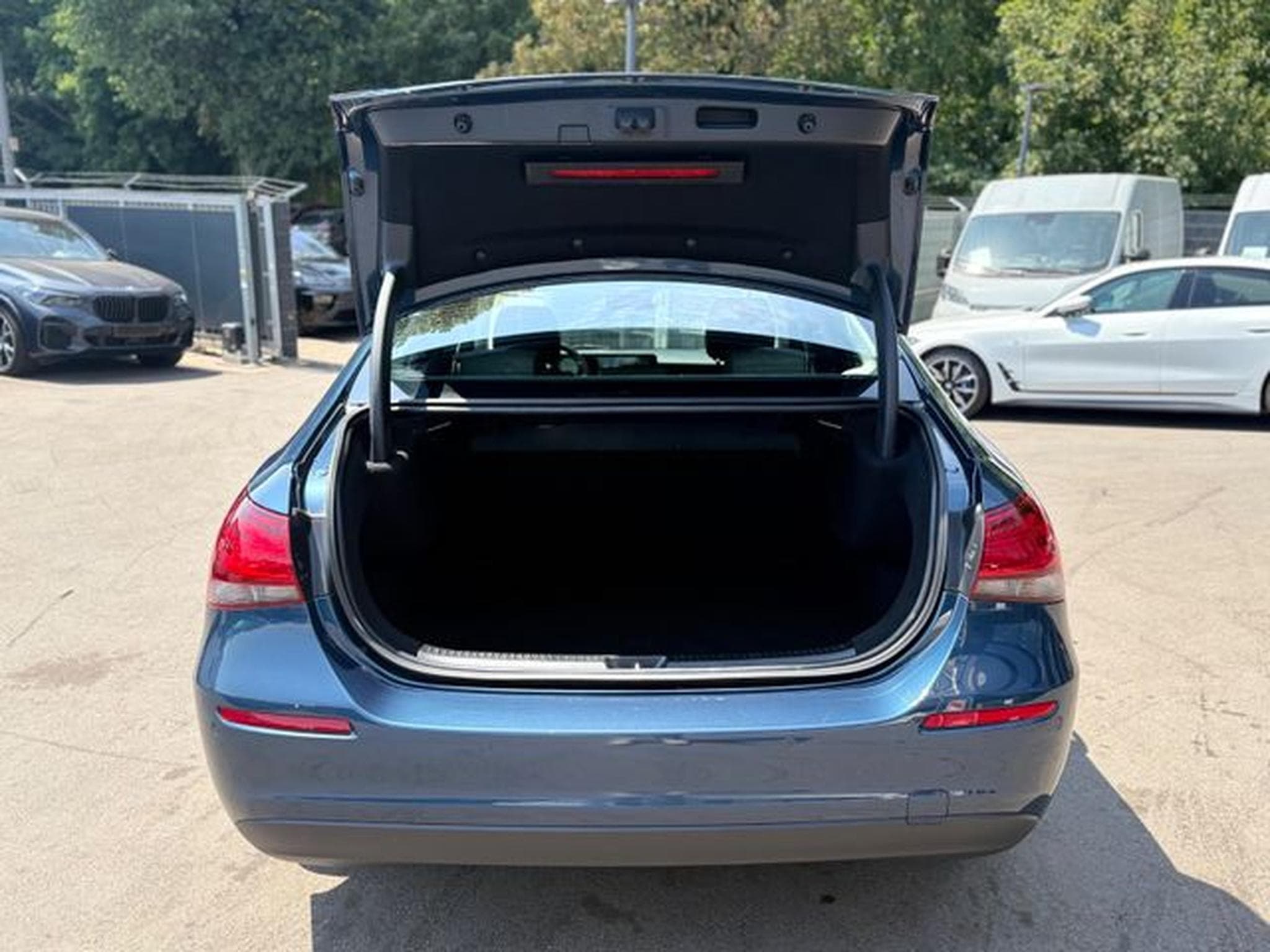 Mercedes A 180 A 180 d LIMOUSINE *MULTIBEAM*KAM*SHZ*ALU* (2021) - Foto 9