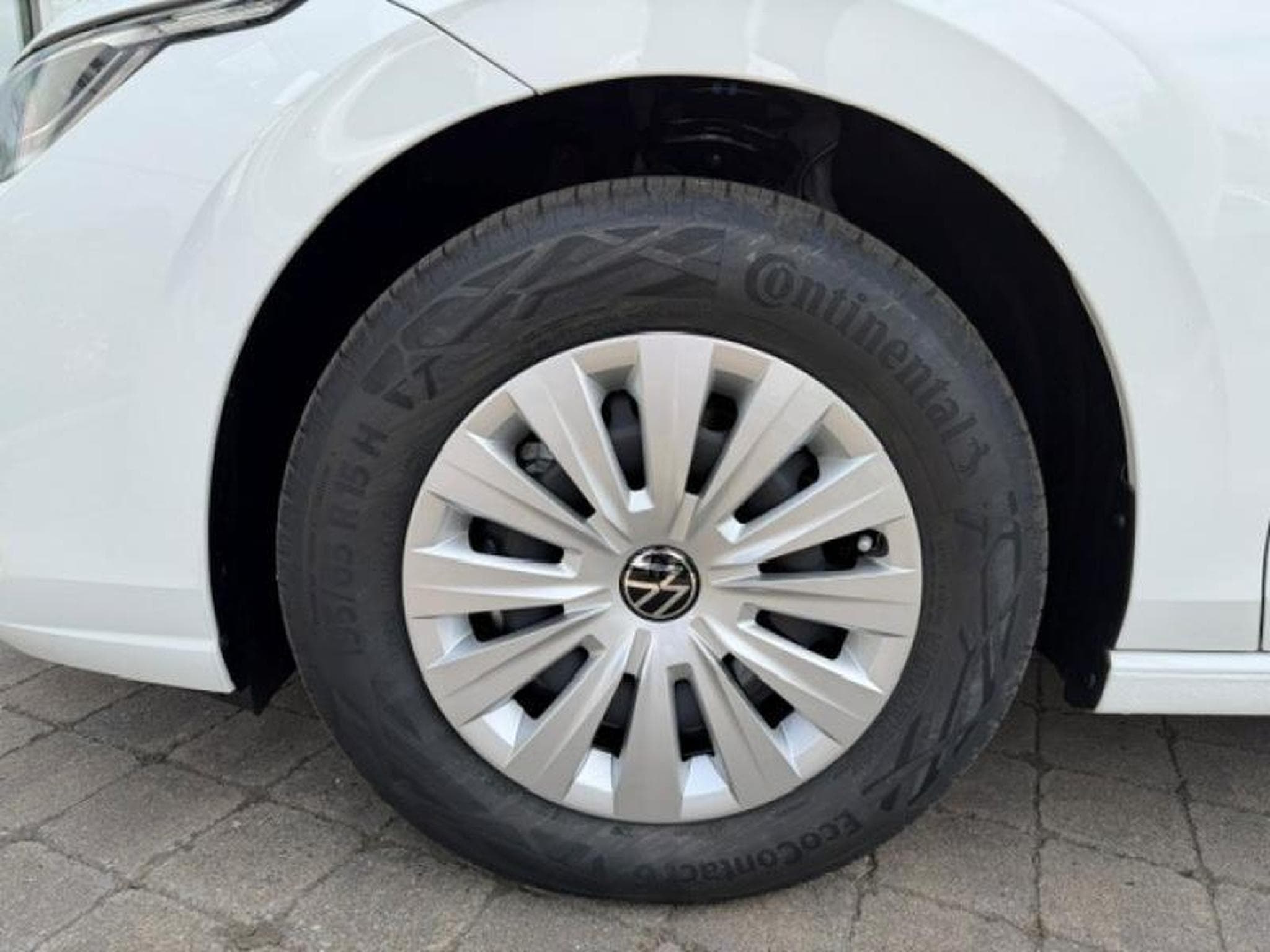 VW Golf Basis (2026) - Photo 11