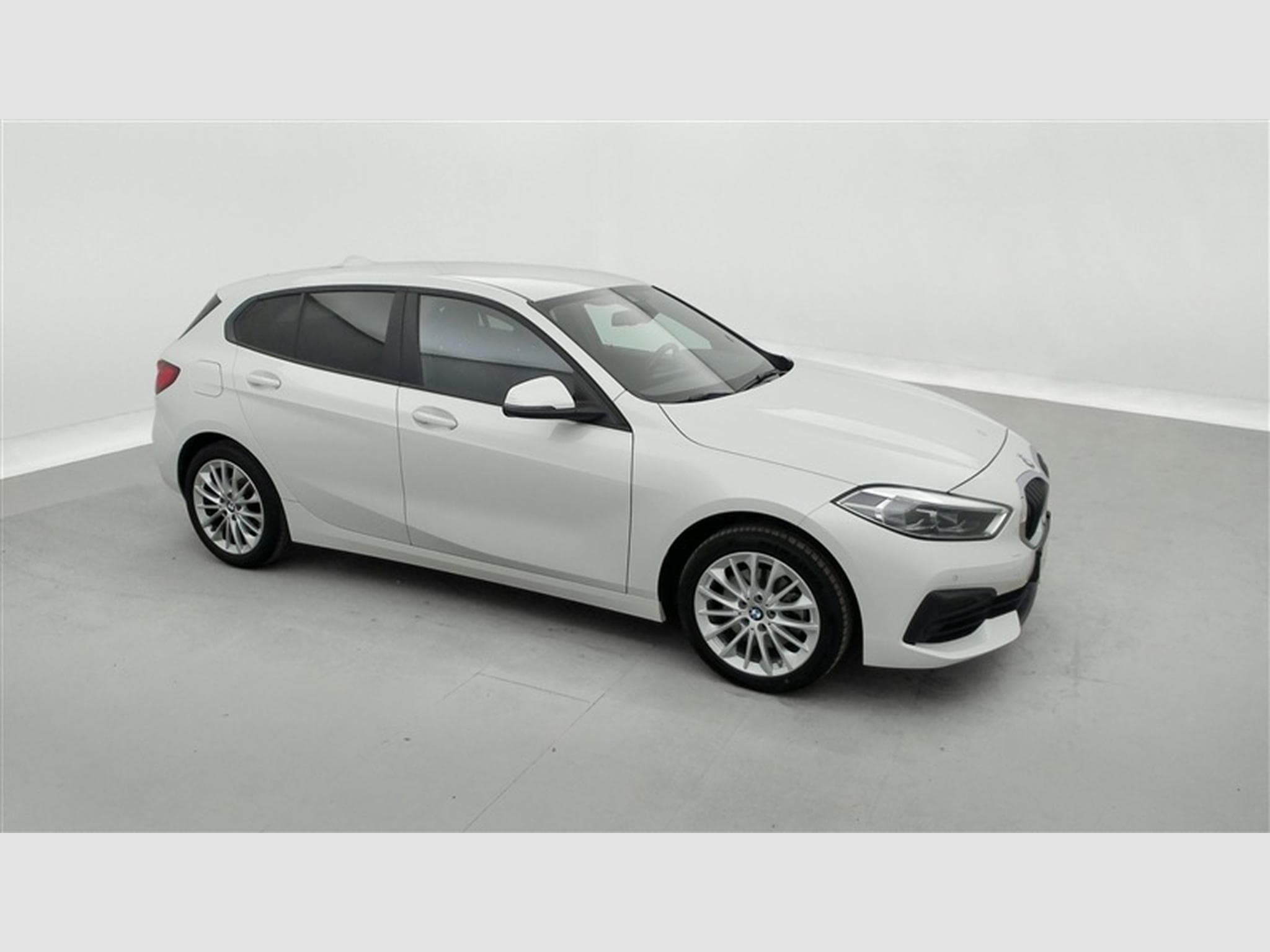 BMW 118 118iA Business Line NAVI/FULL LED/JA17/PDC AV AR (2022) - Photo 23