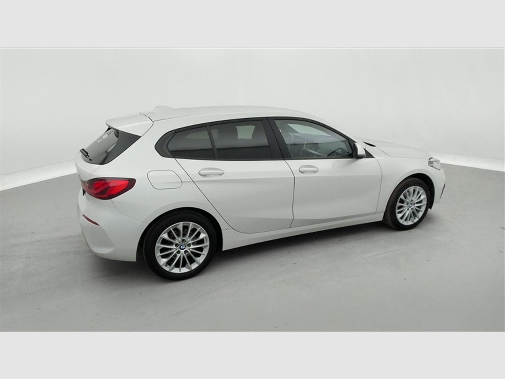 BMW 118 118iA Business Line NAVI/FULL LED/JA17/PDC AV AR (2022) - Photo 25