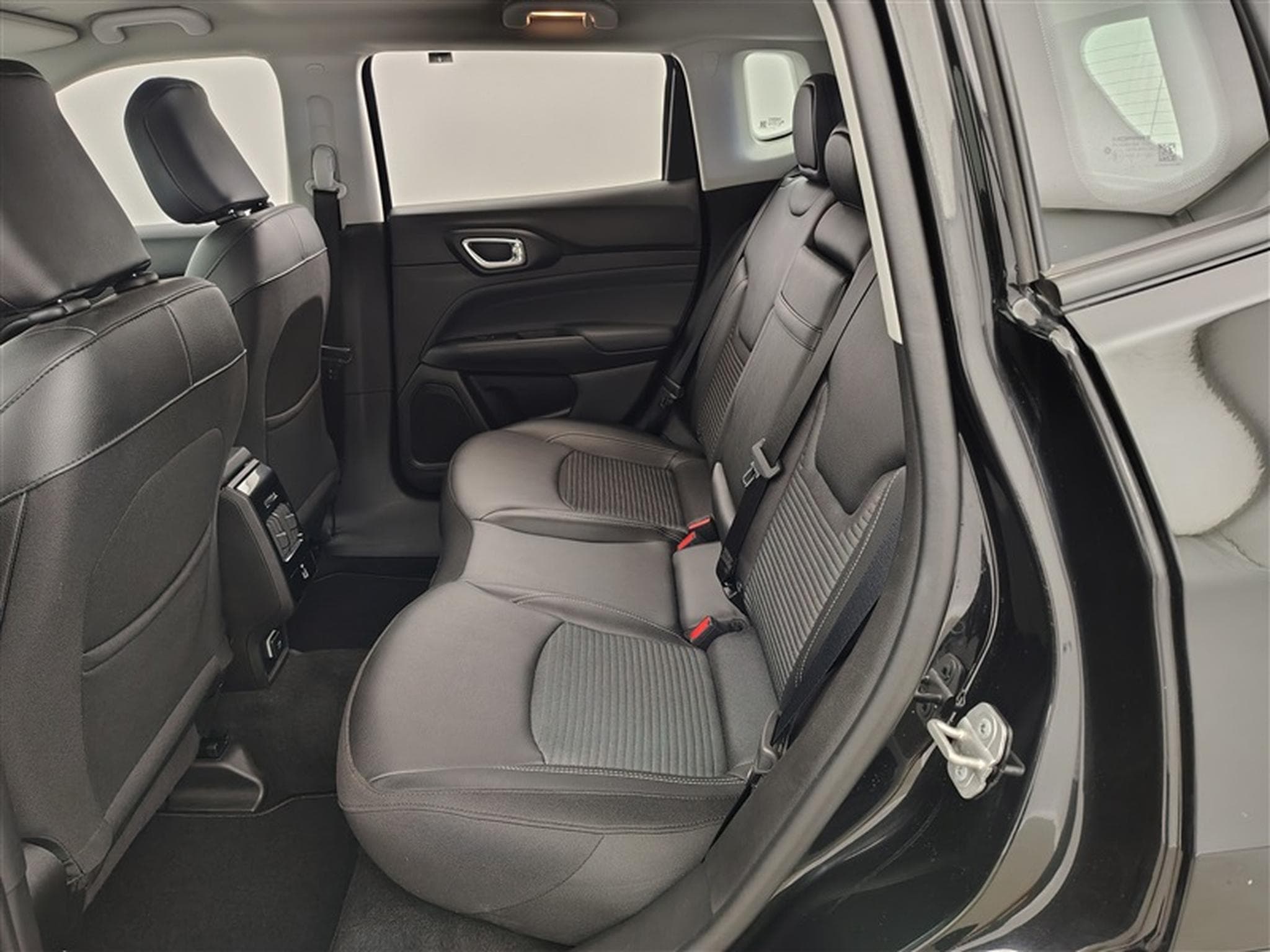 Jeep Compass 1.5 Turbo MHEV Altitude DCT  S-CUIR / CARPLAY / CAMERA (2025) - Photo 13