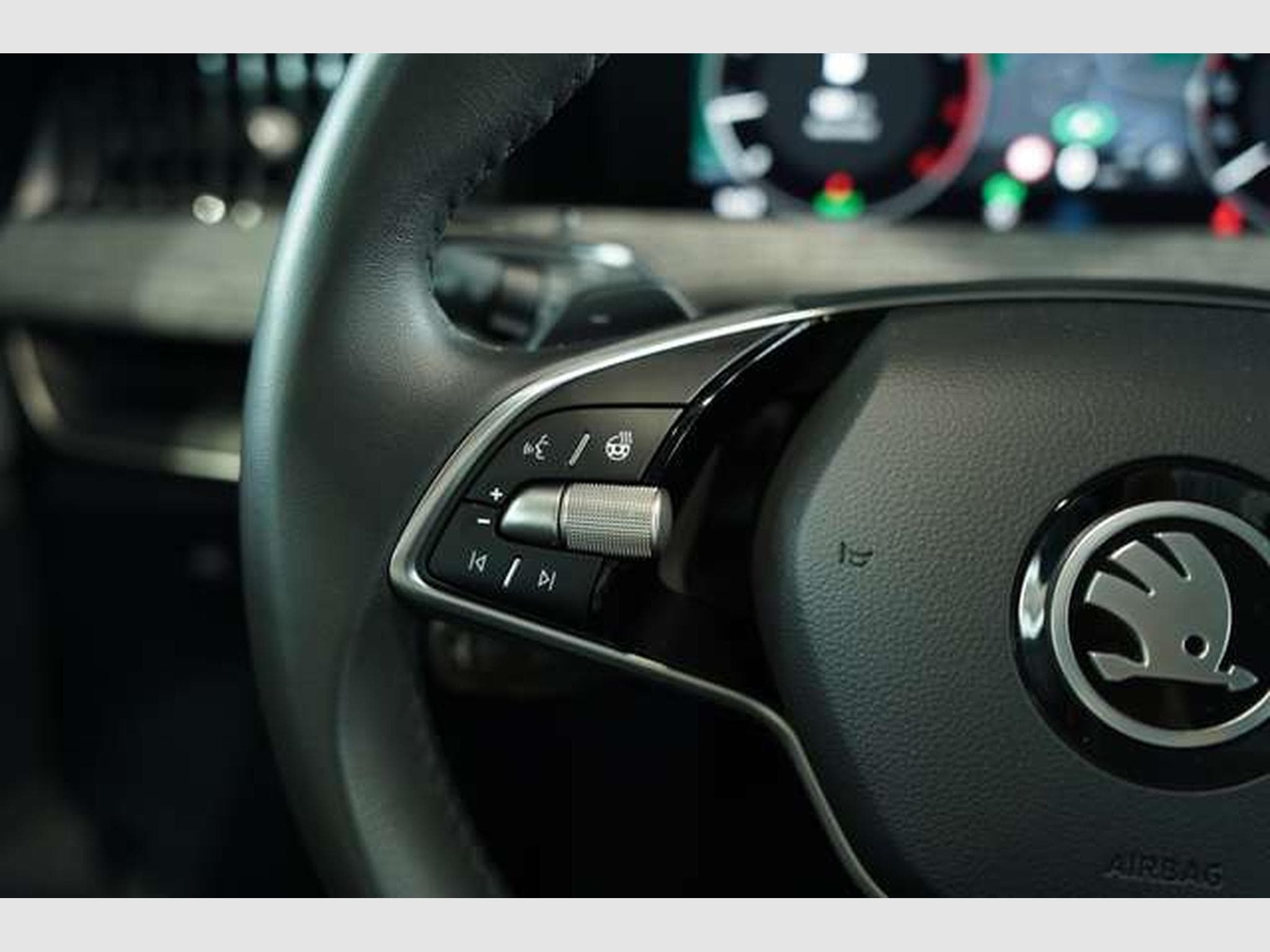 Skoda Superb 1.5 TSI DSG 2.Hand *Kamera *LED *Tempomat (2024) - Foto 32