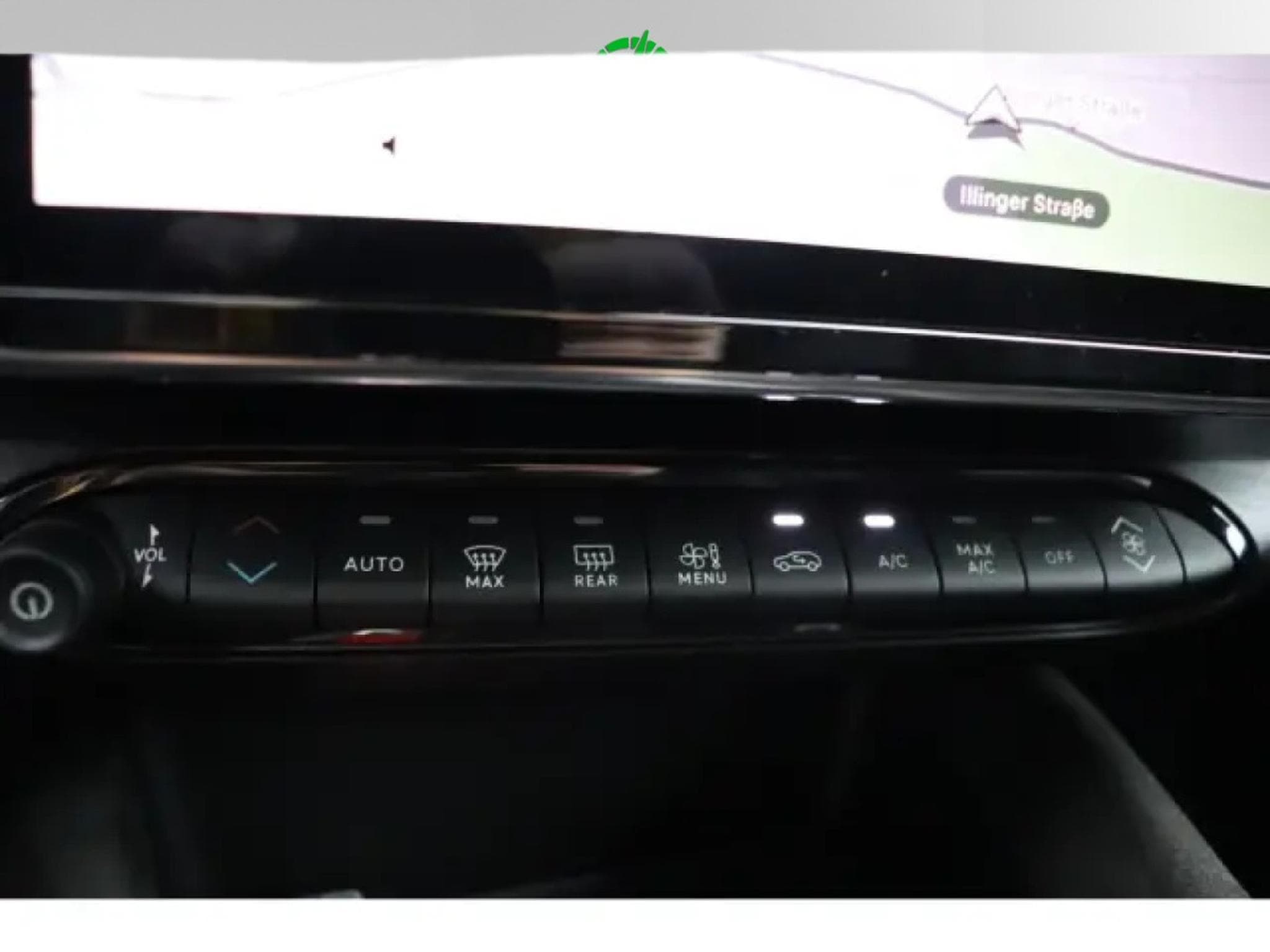 Alfa-Romeo Junior Ibrida 1.2 VGT Q4 (2025) - Photo 19