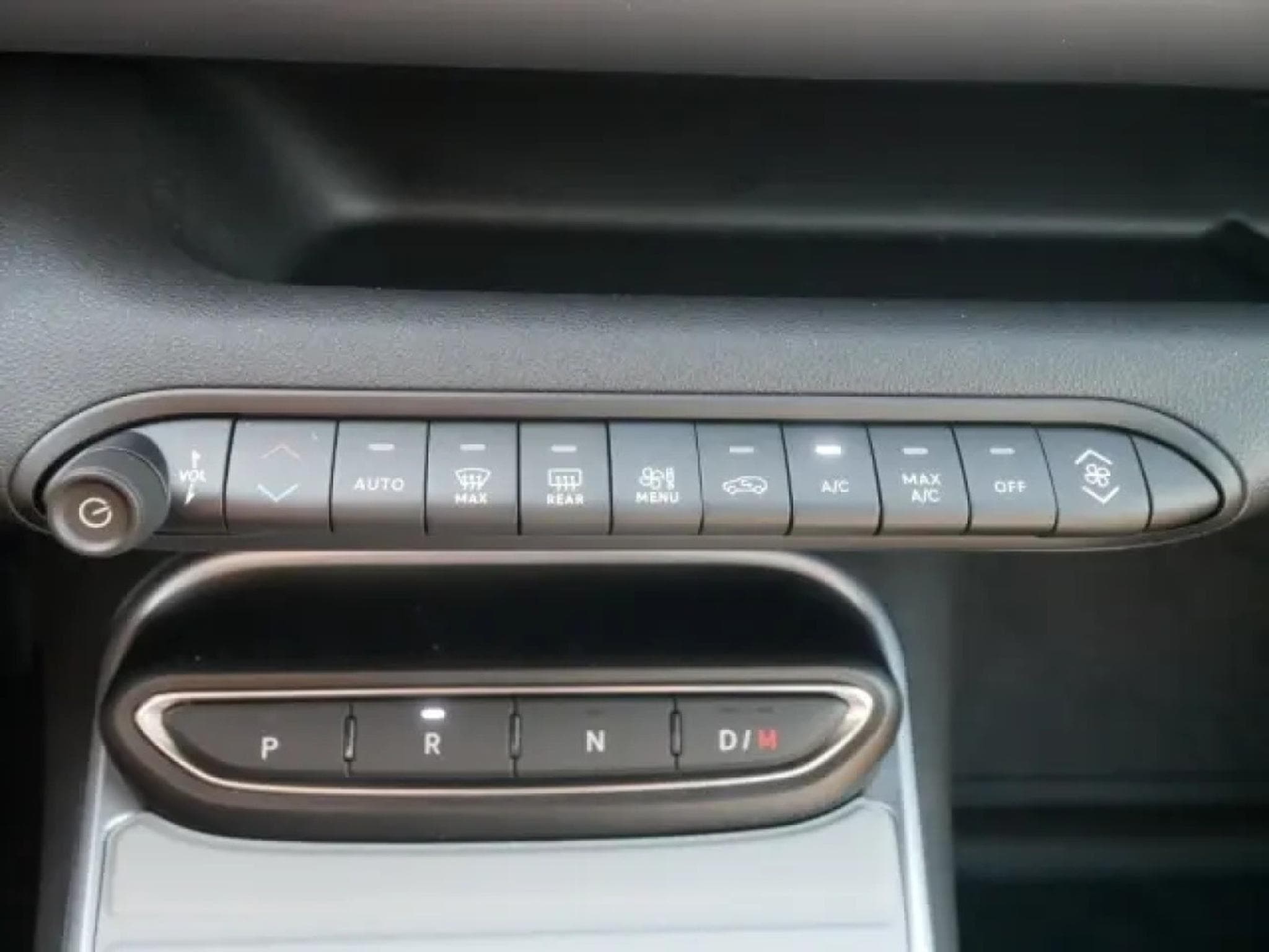 Jeep Avenger THE NORTH FACE 4xe HYBRID (2026) - Photo 24