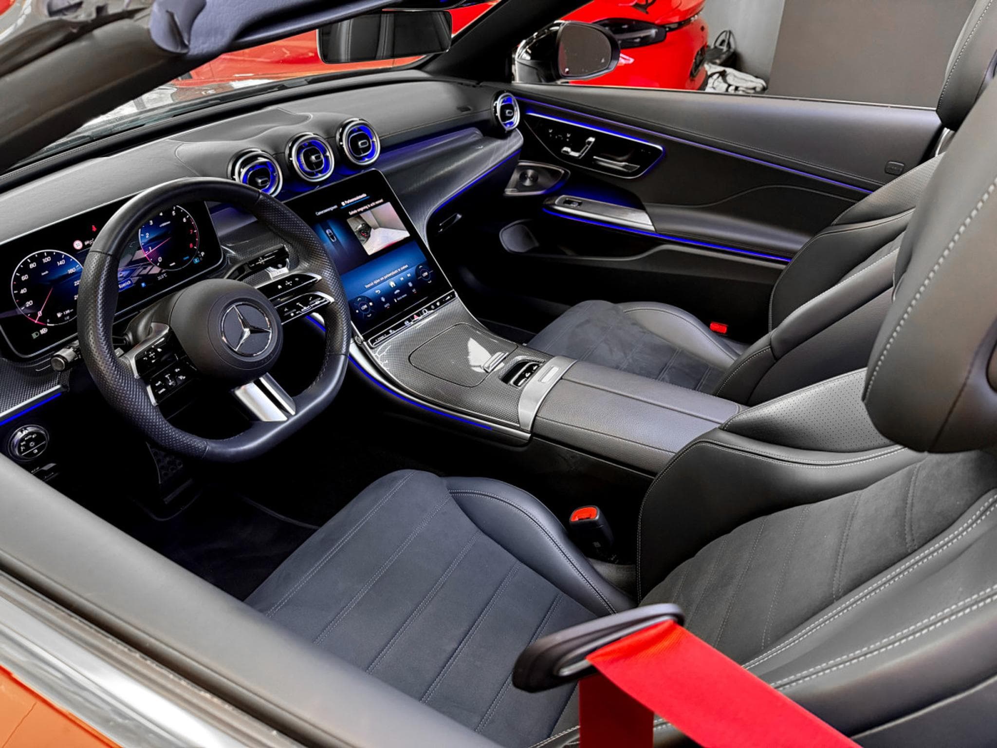 Mercedes CLE 200 Cabriolet / AMG / KEYLESS / BURMESTER / ACC (2025) - Photo 11