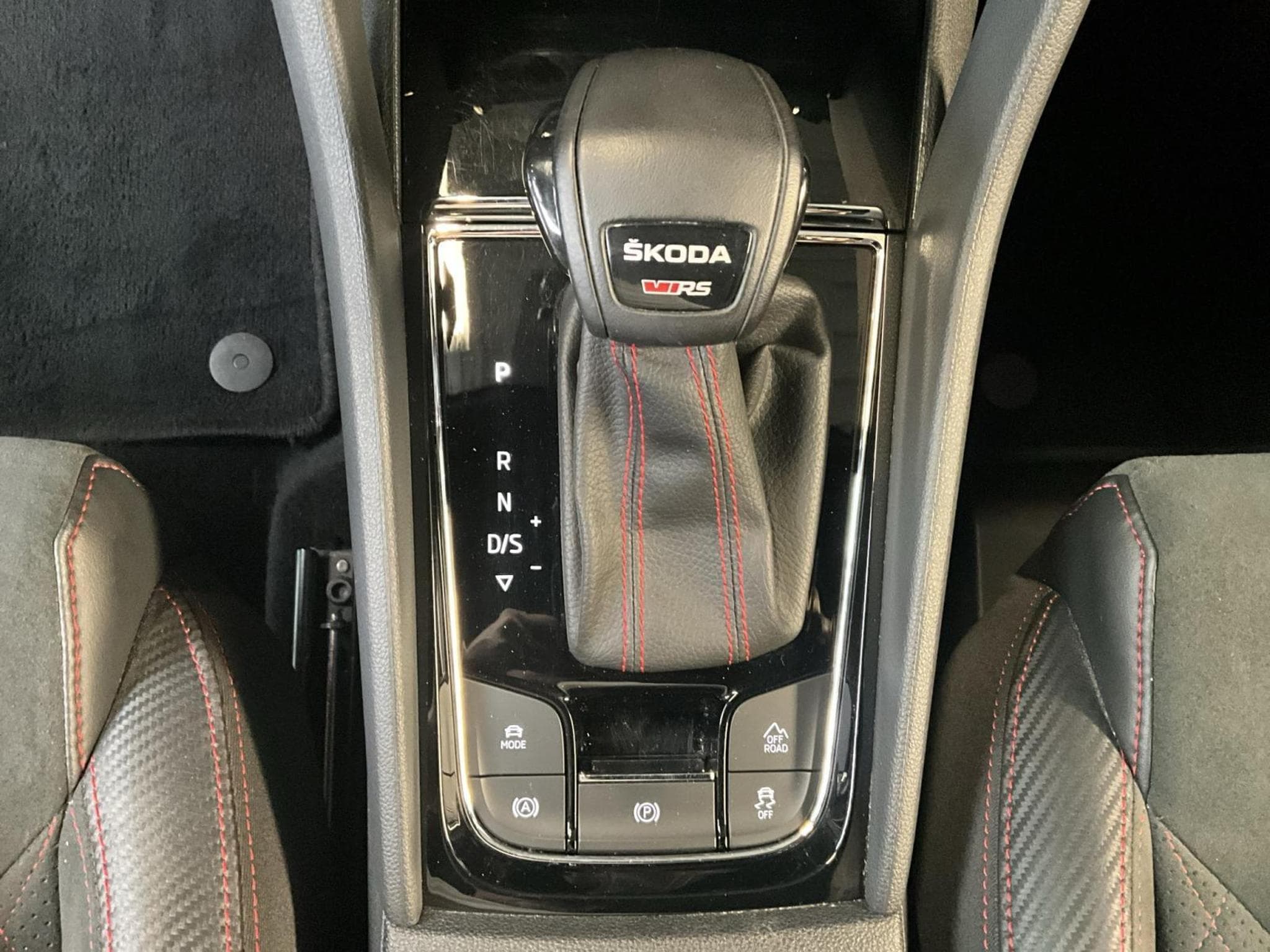 Skoda Kodiaq RS+DSG+4x4+Stand-H.+AHK (2022) - Photo 14
