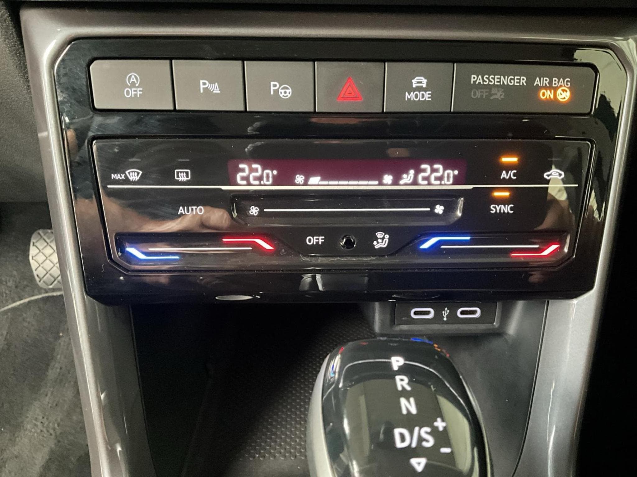 VW T-Cross Style+DSG+R-line+LM17+P.Tech+Keyless (2022) - Photo 19