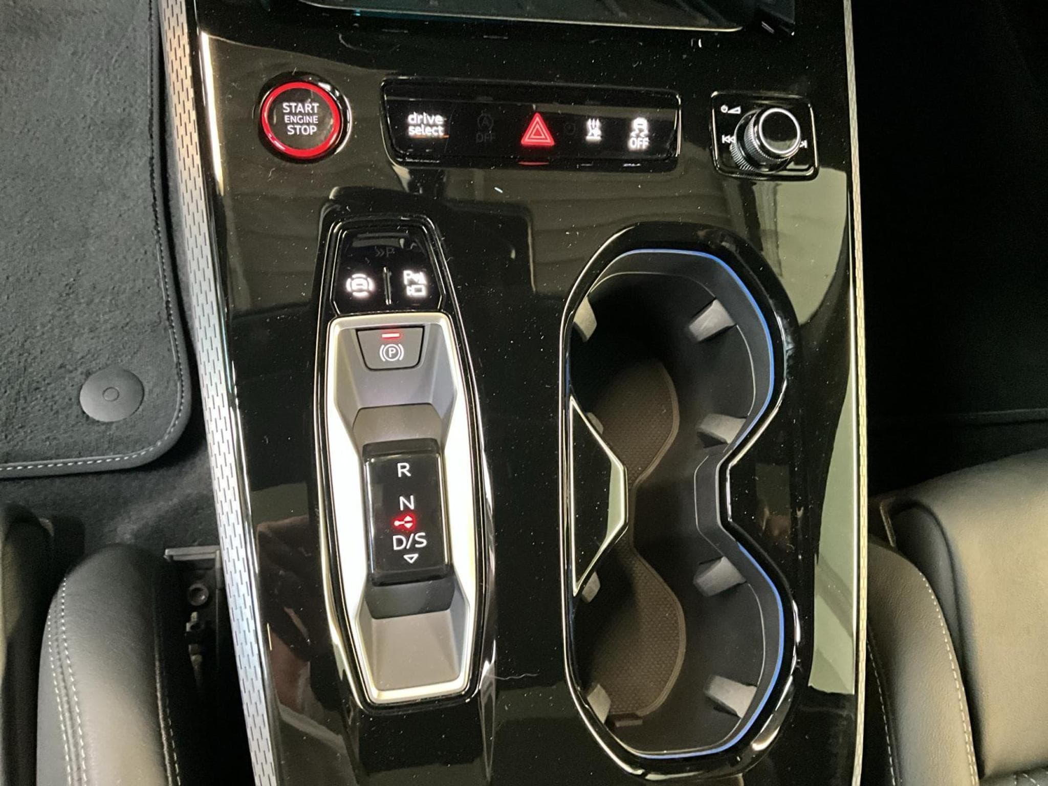 Audi S5 AVANT+Quattro+TechPlus+AHK+Pano (2025) - Foto 14
