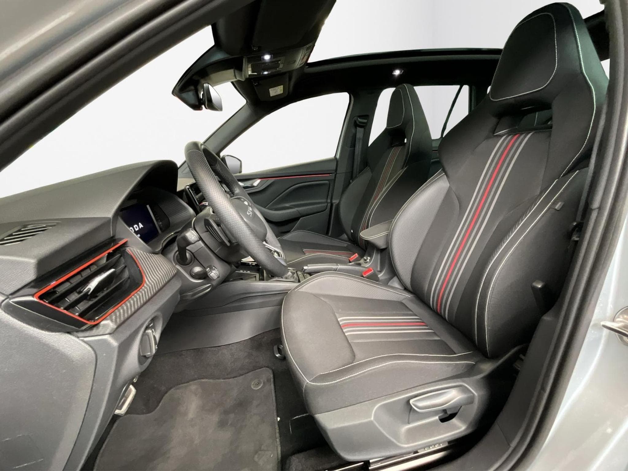 Skoda Kamiq Monte-Carlo+DSG+Led+Pano+Navi+DAB+ (2025) - Foto 11