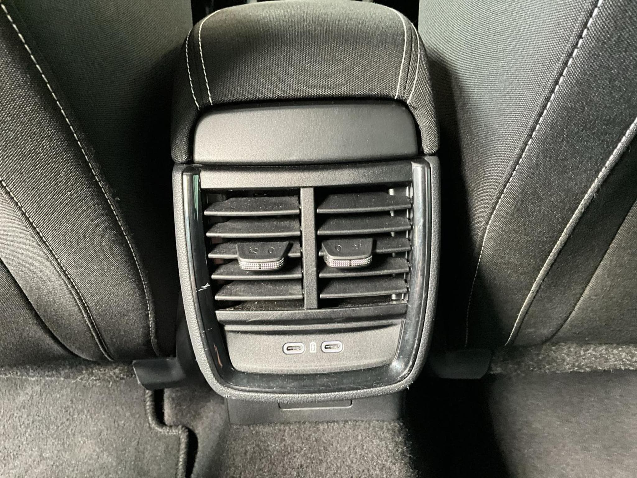 Skoda Kamiq Monte-Carlo+DSG+Led+Pano+Navi+DAB+ (2025) - Foto 19