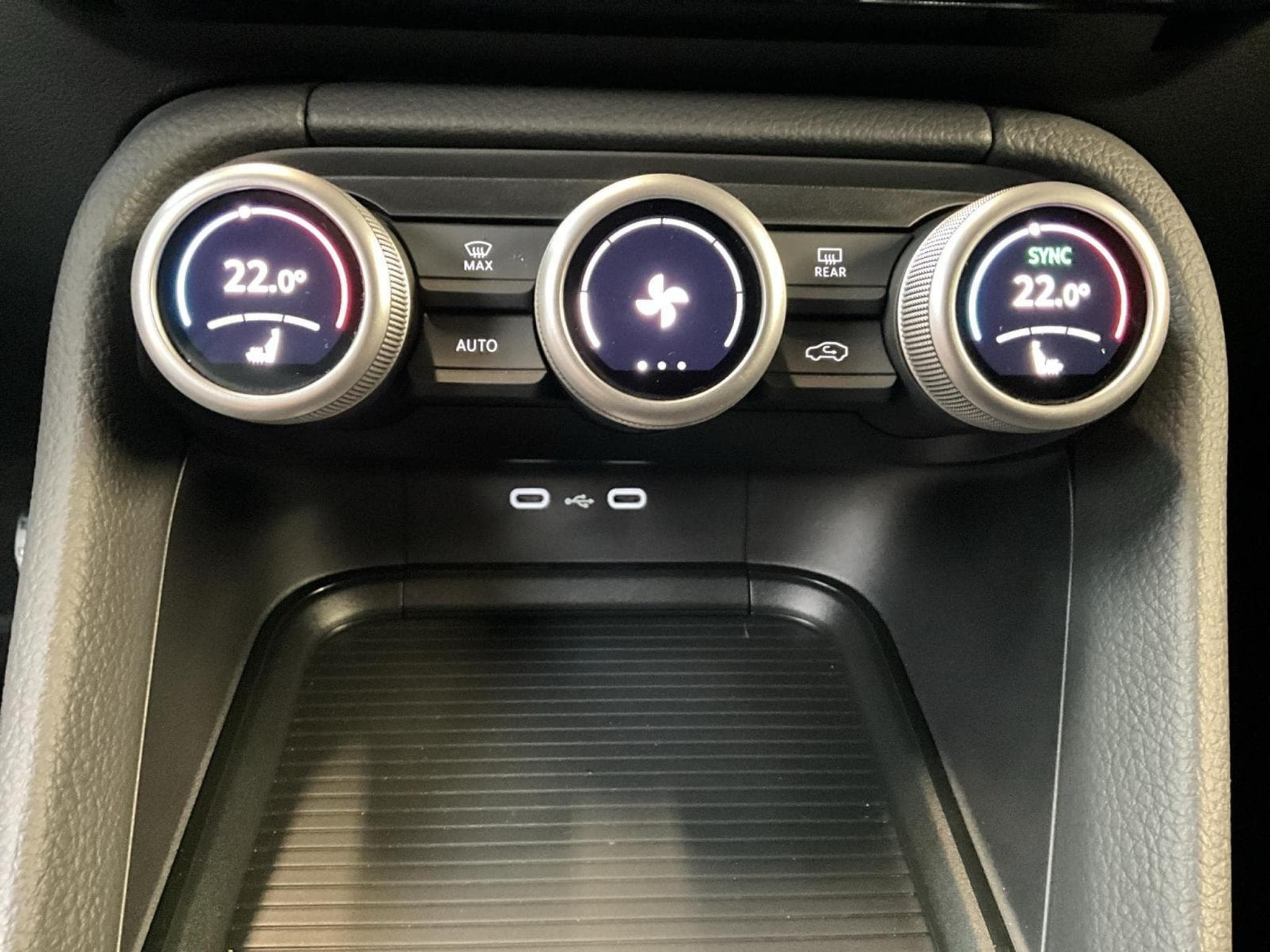 Skoda Kodiaq Selection+DSG+P.Acoustique+Suite-Black+AHK (2024) - Photo 17