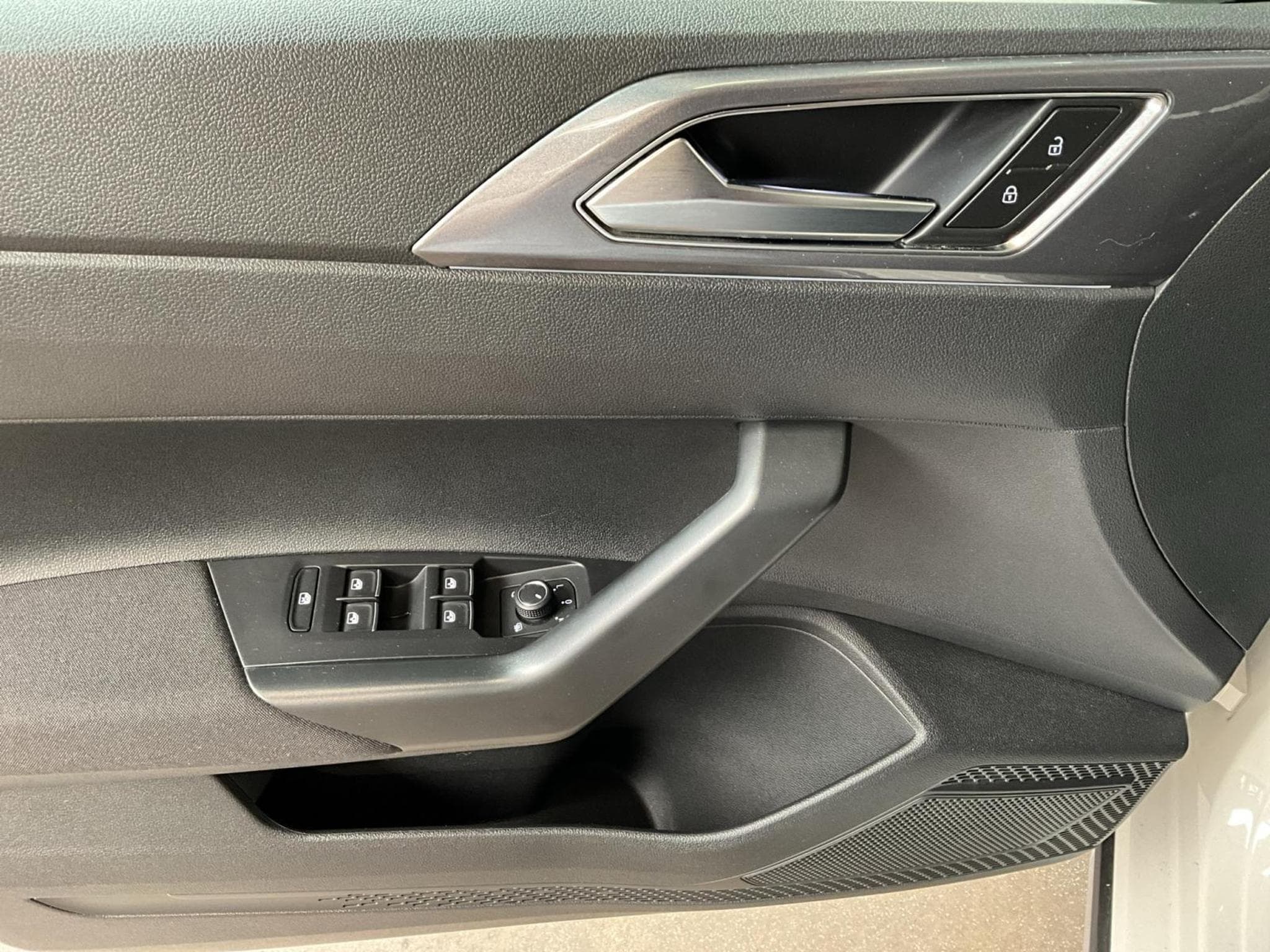 VW Taigo Style+DSG+IQ-Drive+LED (2025) - Photo 10