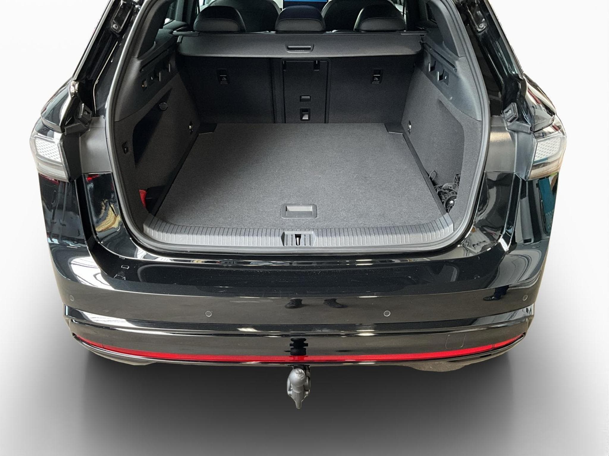 VW ID.7 77kWh+Tourer-Pro+Black-Style+IQ-Drive+P.Confort+AHK (2025) - Photo 23