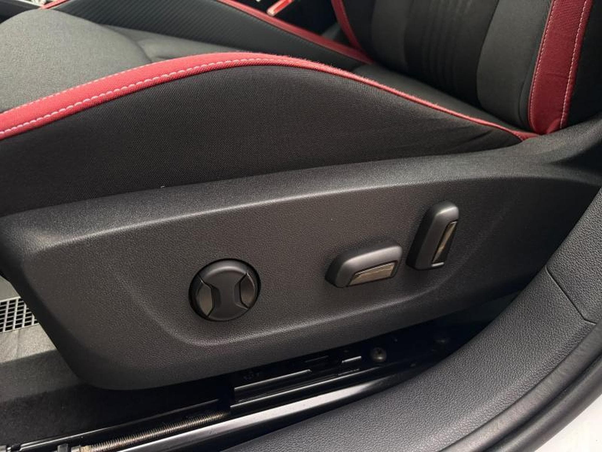 Skoda Kamiq Monte Carlo/Camera/Toit Panoramique/Sièges chauffants (2022) - Foto 10
