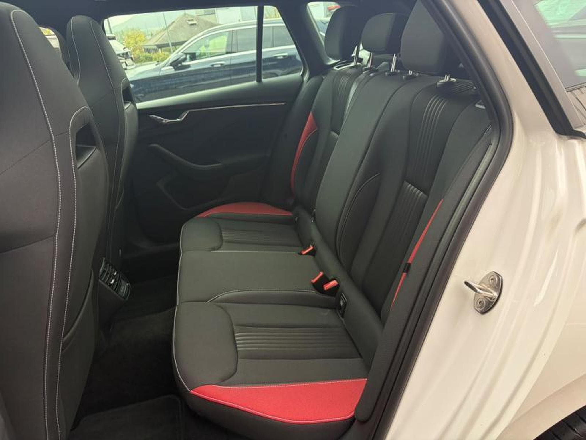 Skoda Kamiq Monte Carlo/Camera/Toit Panoramique/Sièges chauffants (2022) - Foto 11