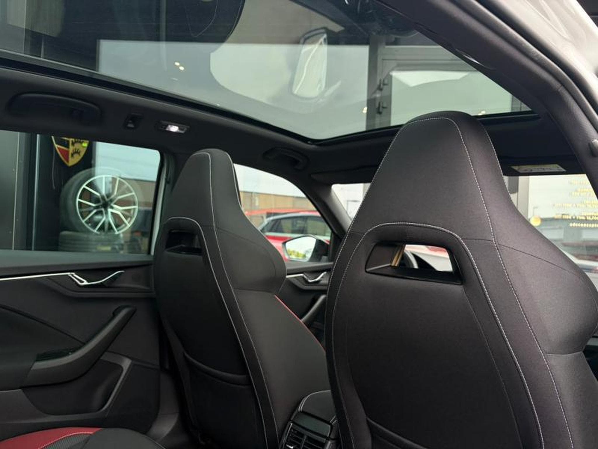 Skoda Kamiq Monte Carlo/Camera/Toit Panoramique/Sièges chauffants (2022) - Foto 12