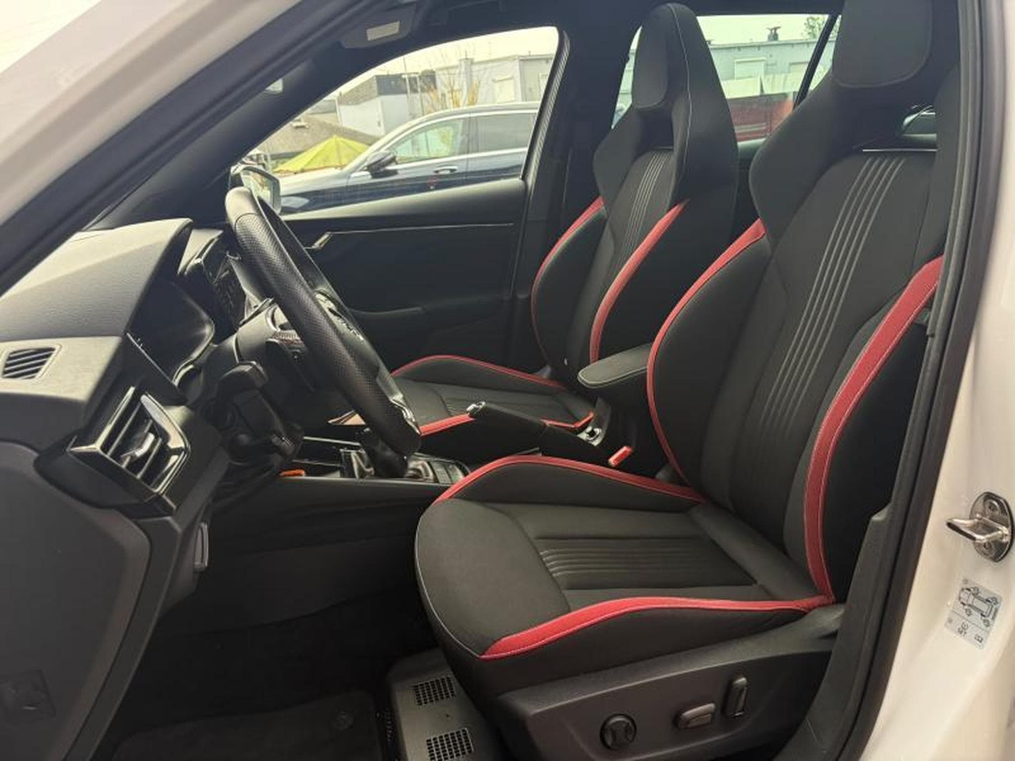 Skoda Kamiq Monte Carlo/Camera/Toit Panoramique/Sièges chauffants (2022) - Foto 9
