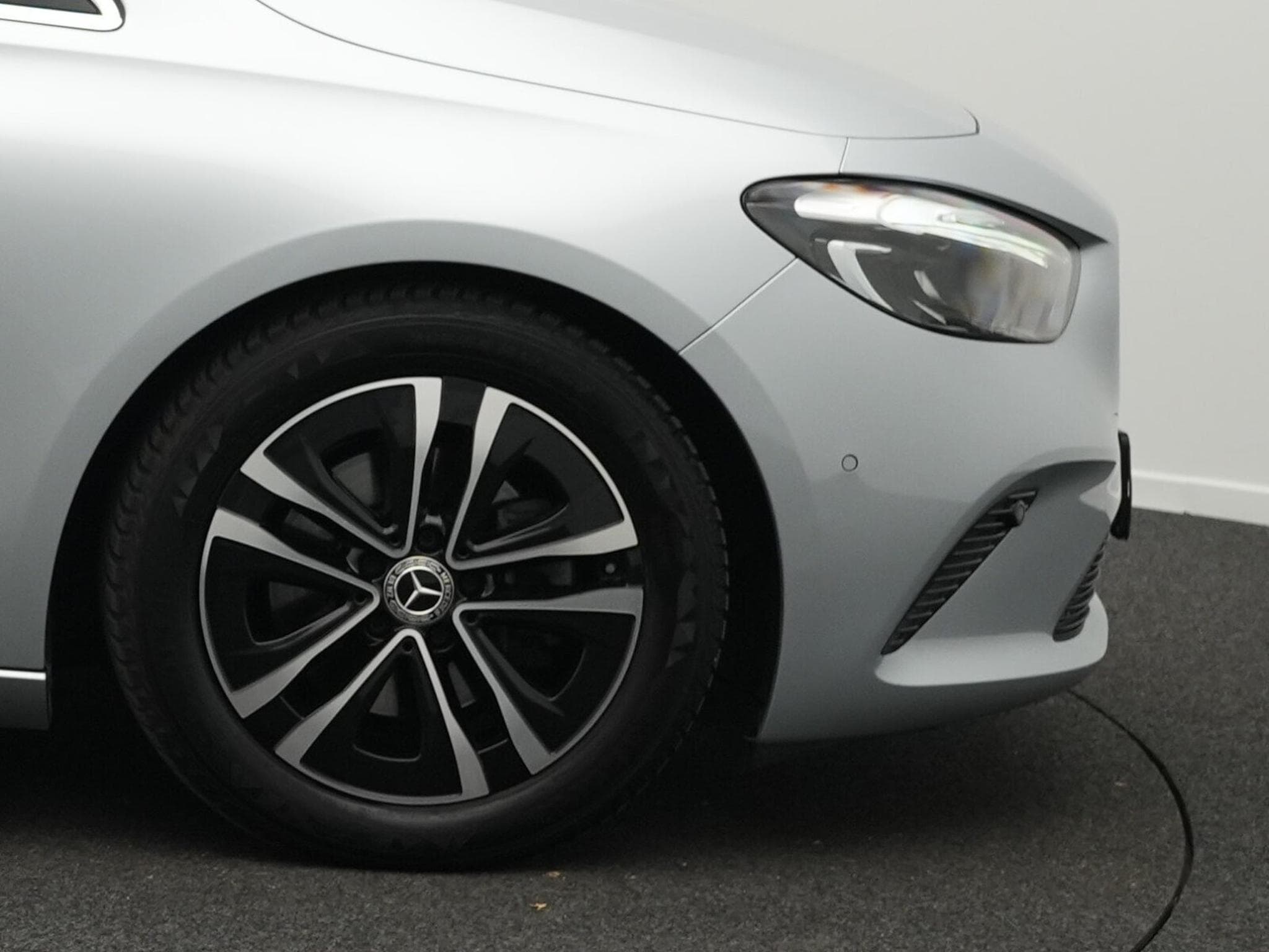 Mercedes B 180 d LED+Kamera+Apple+MBUX (2025) - Foto 6