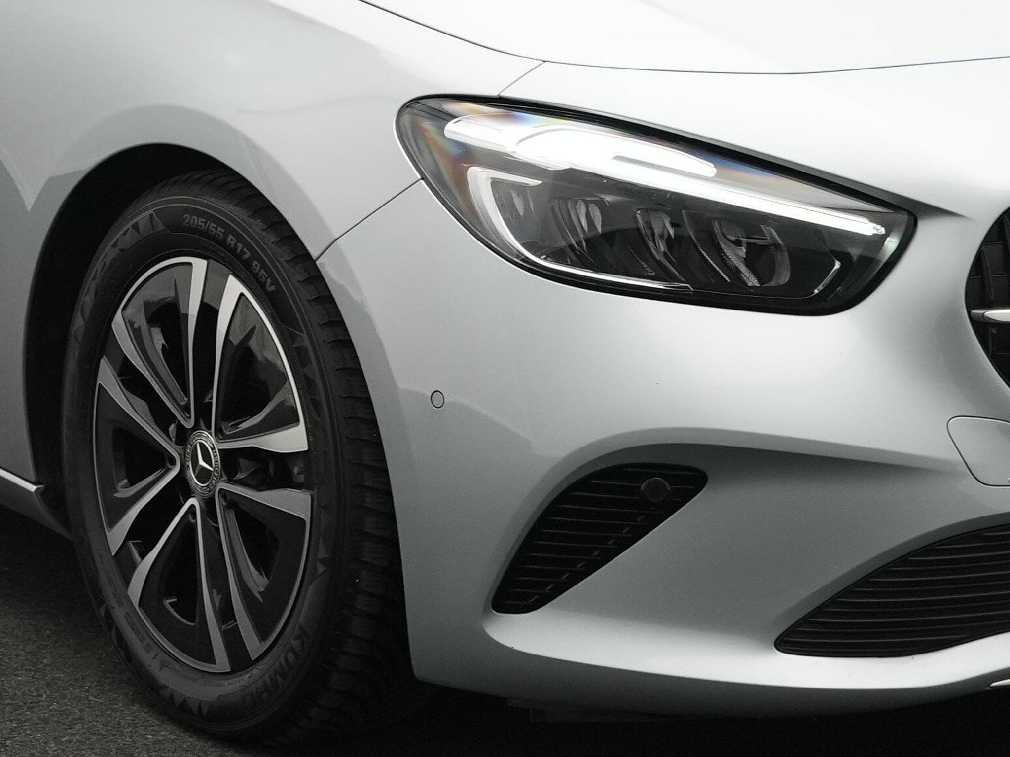 Mercedes B 180 d LED+Kamera+Apple+MBUX (2025) - Foto 7