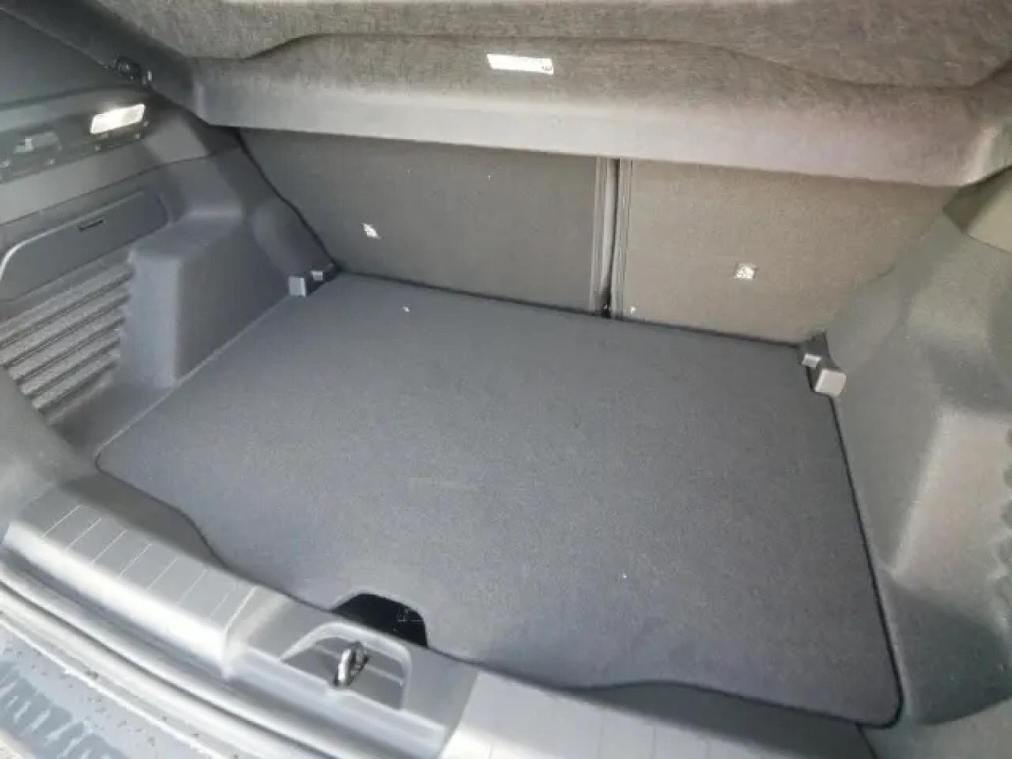 Jeep Avenger Summit 1.2 (2026) - Photo 8