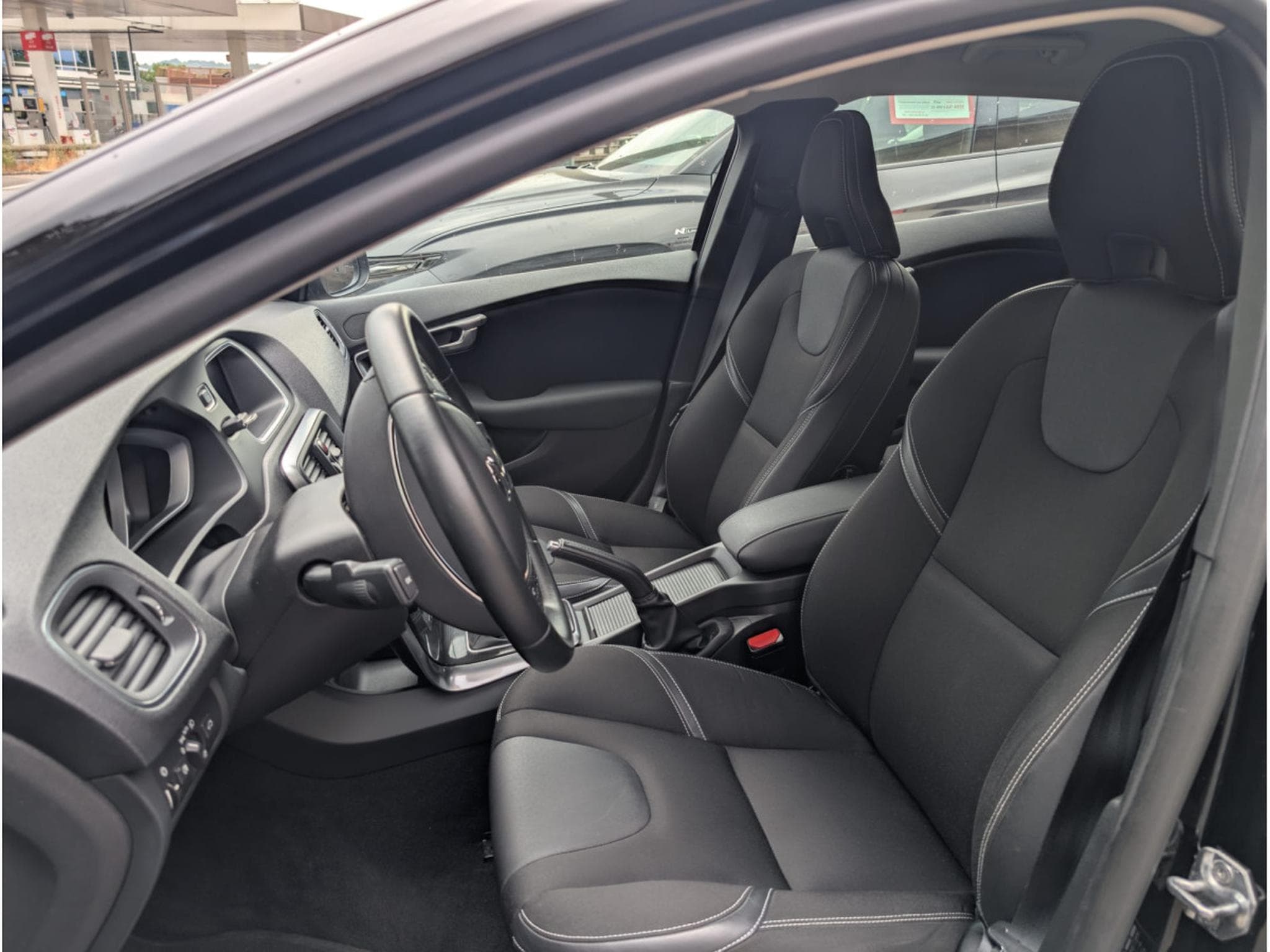 Volvo V40 D3 150 CH BOITE AUTOMATIQUE (2018) - Photo 10