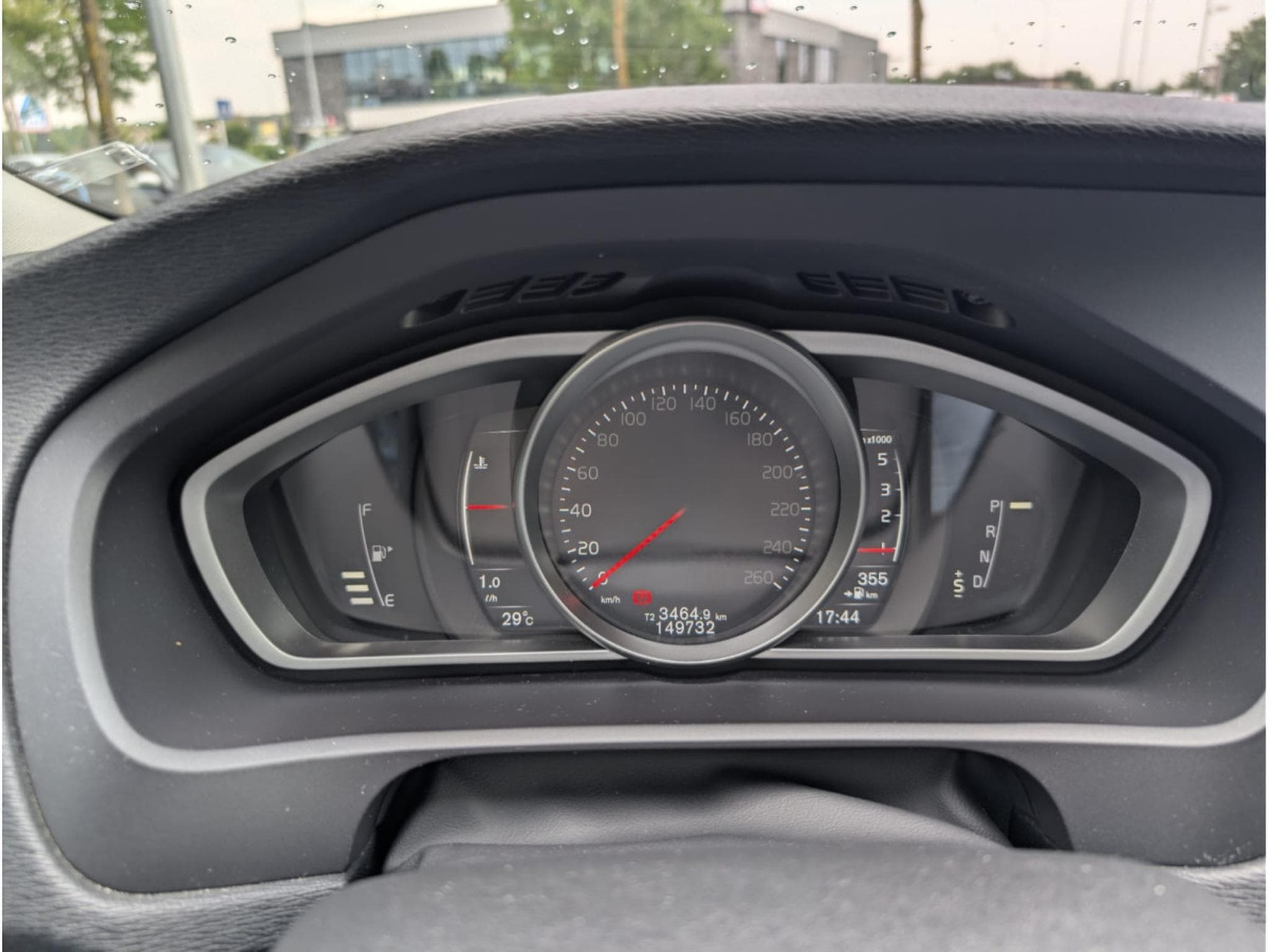 Volvo V40 D3 150 CH BOITE AUTOMATIQUE (2018) - Photo 18