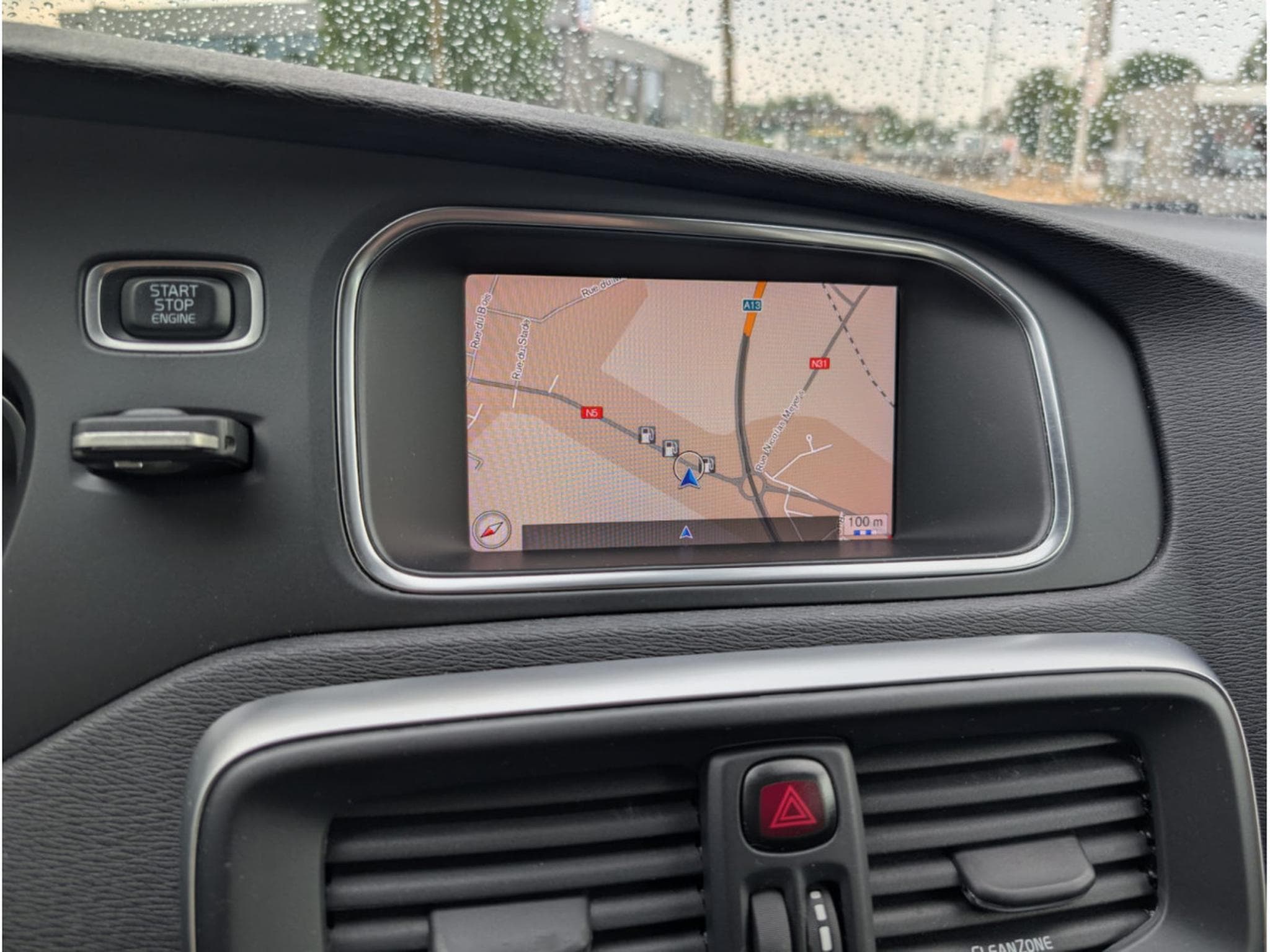 Volvo V40 D3 150 CH BOITE AUTOMATIQUE (2018) - Photo 7