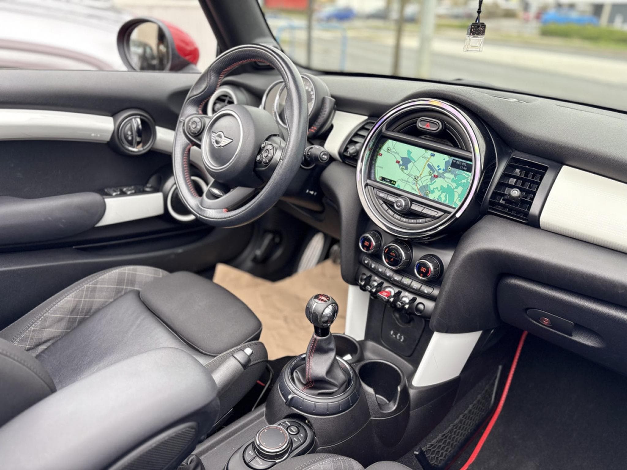 Mini Cooper Cabriolet 1.5 JOHN COOPER WORKS 136 * GARANTIE 36 MOIS * (2017) - Photo 4