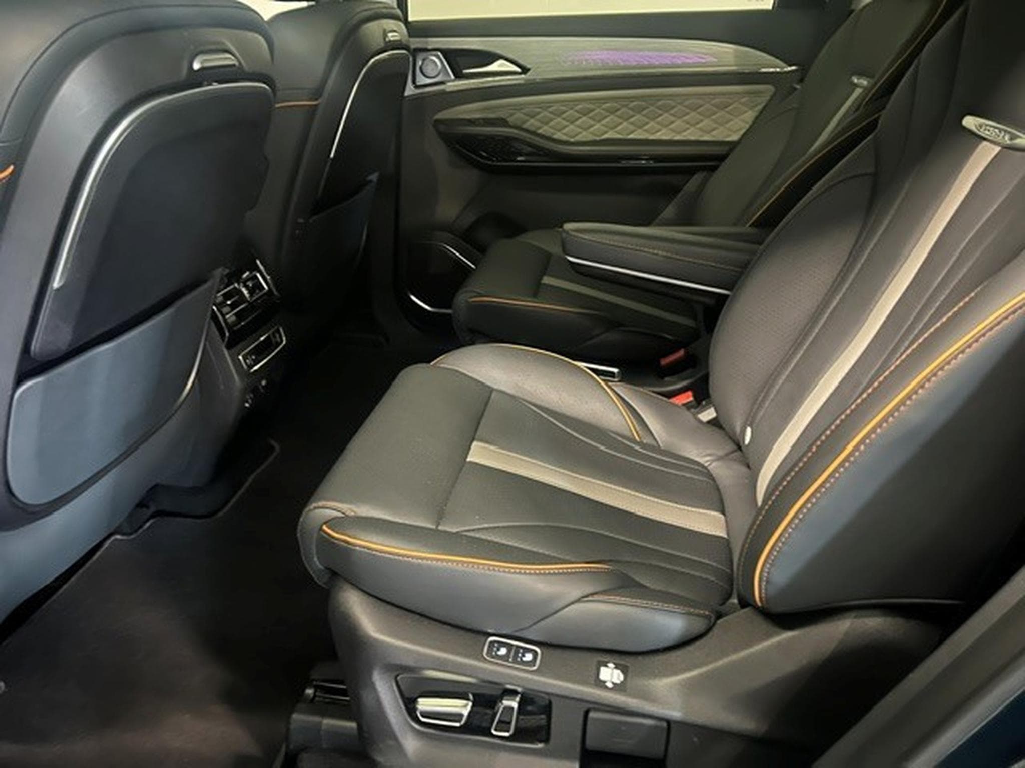 Forthing U-Tour 1.5 T-GDI 7PLACES DCT AUTO (2024) - Photo 6