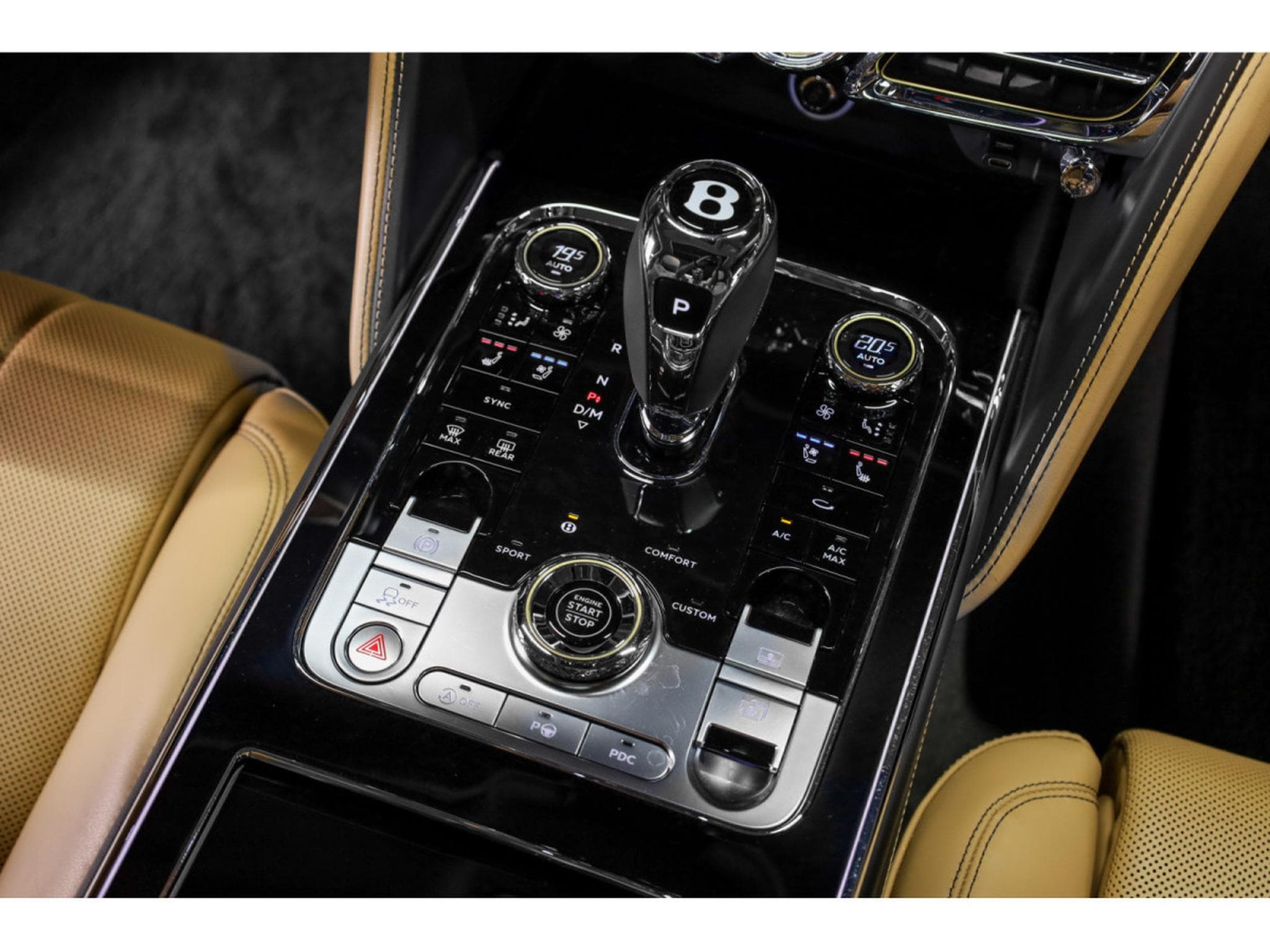 Bentley Flying Spur V8 (2021) - Foto 11