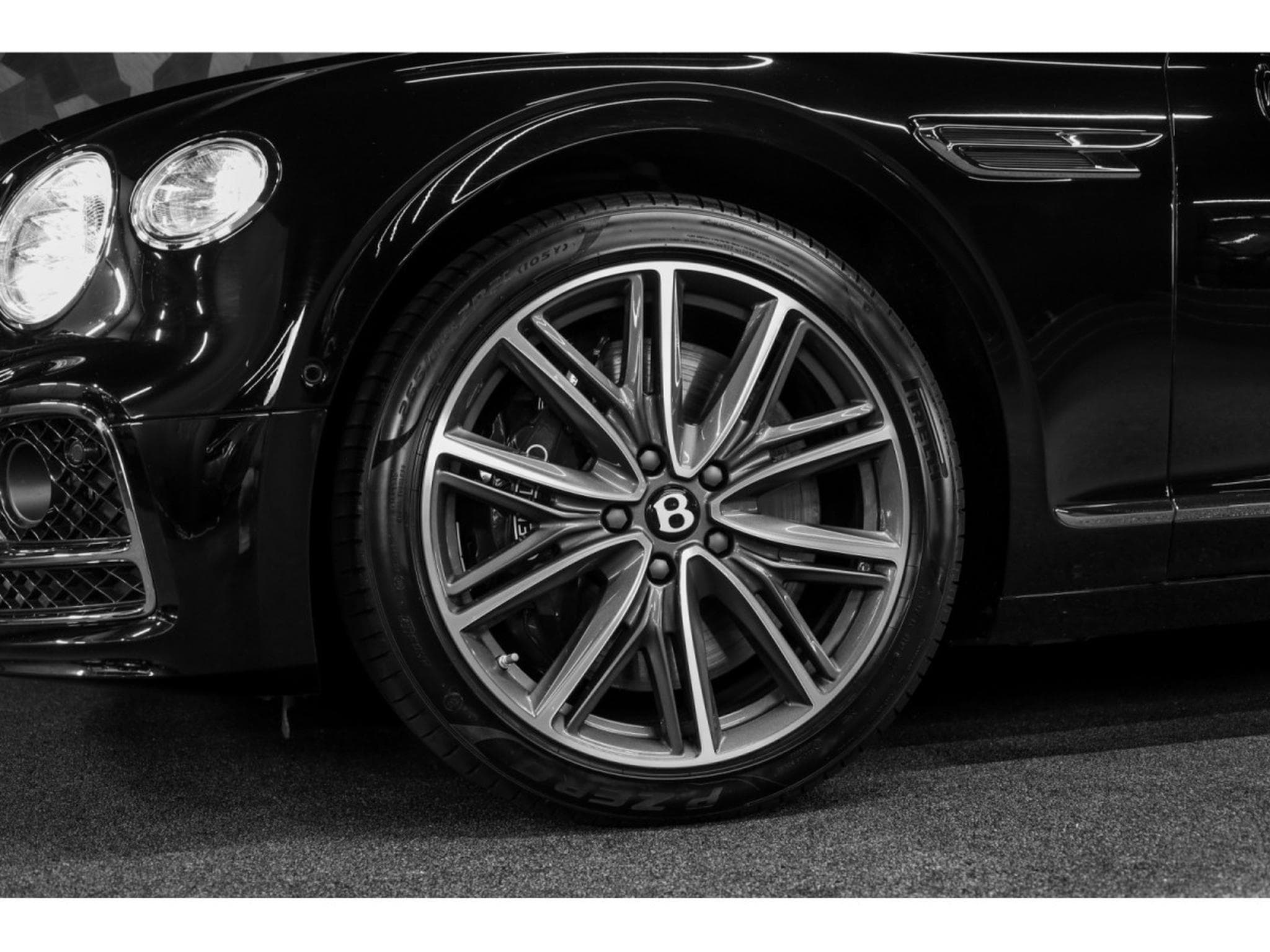 Bentley Flying Spur V8 (2021) - Foto 17