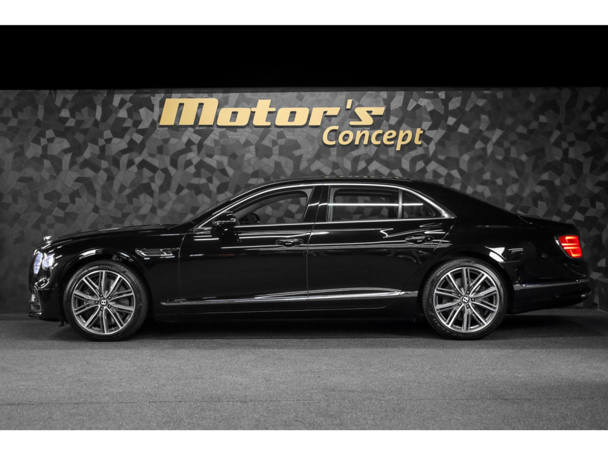 Bentley Flying Spur V8 (2021) - Foto 2