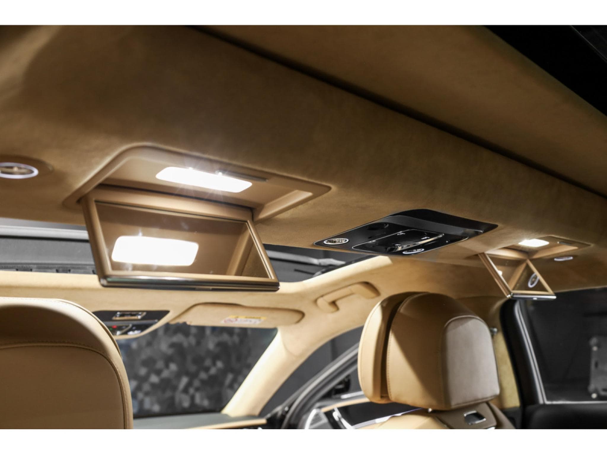 Bentley Flying Spur V8 (2021) - Foto 30