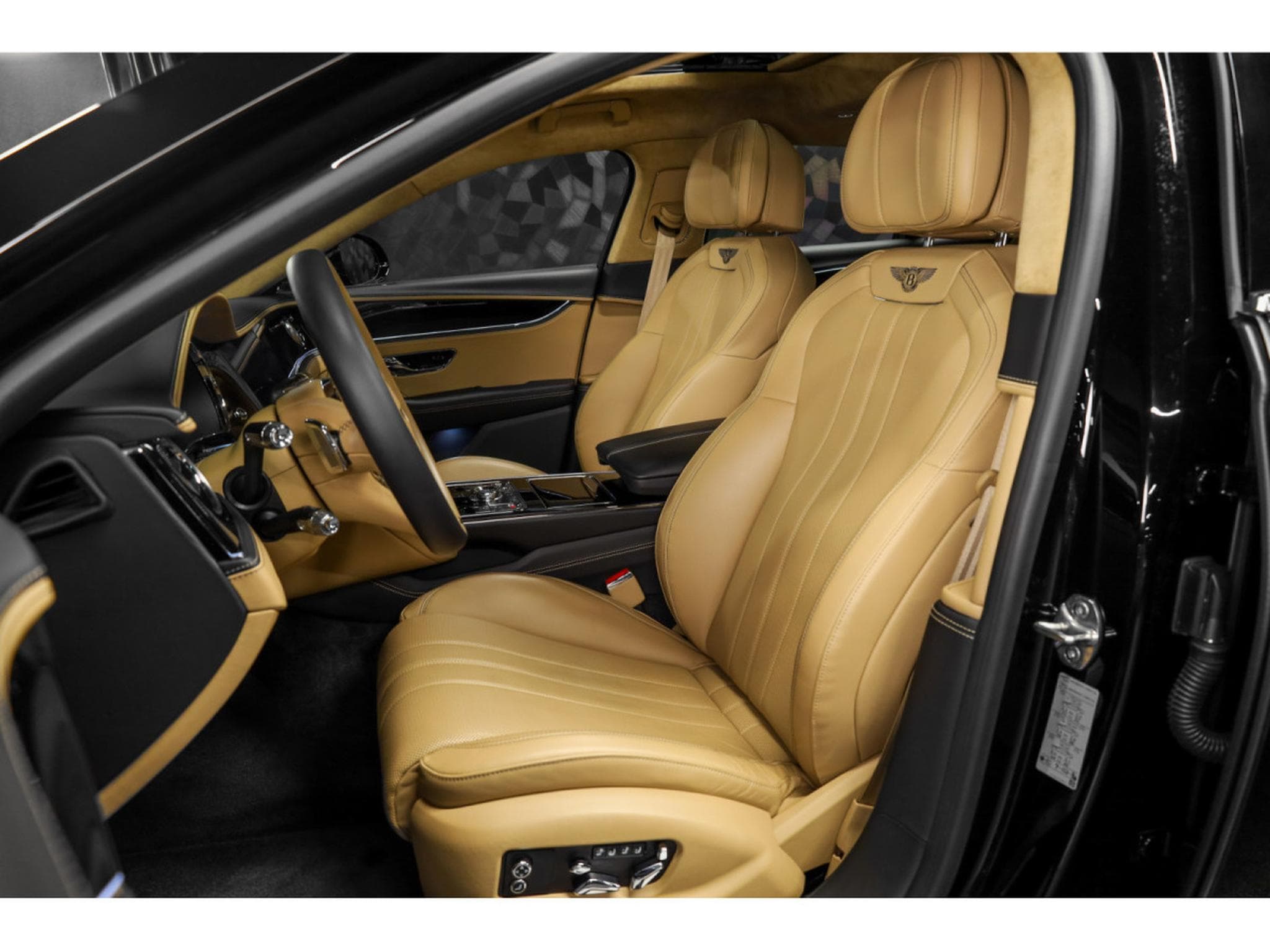 Bentley Flying Spur V8 (2021) - Foto 9