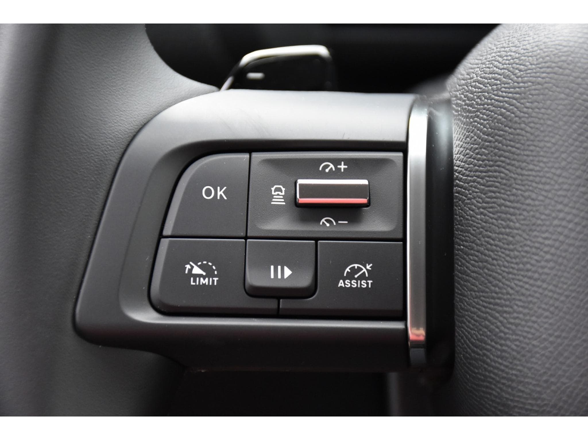 Citroën C4 X 1.2 MHEV 145 e-DCS6 Max ACC SIDE LANE GPS CAM 1° MAIN (2025) - Photo 23