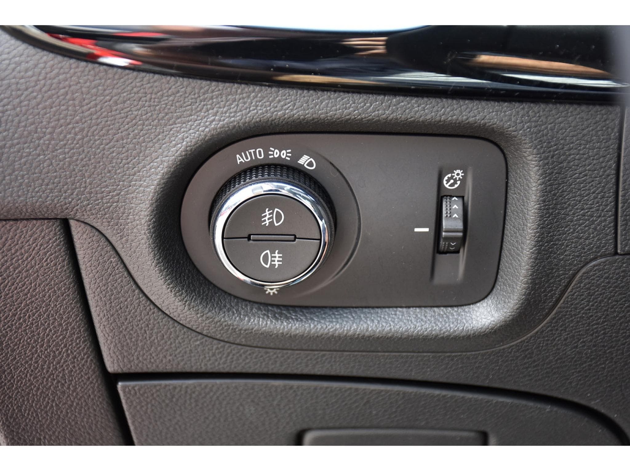 Opel Astra 1.4 Turbo CUIR GPS LANE SIDE CAM PARK LED 1° MAIN (2019) - Foto 22