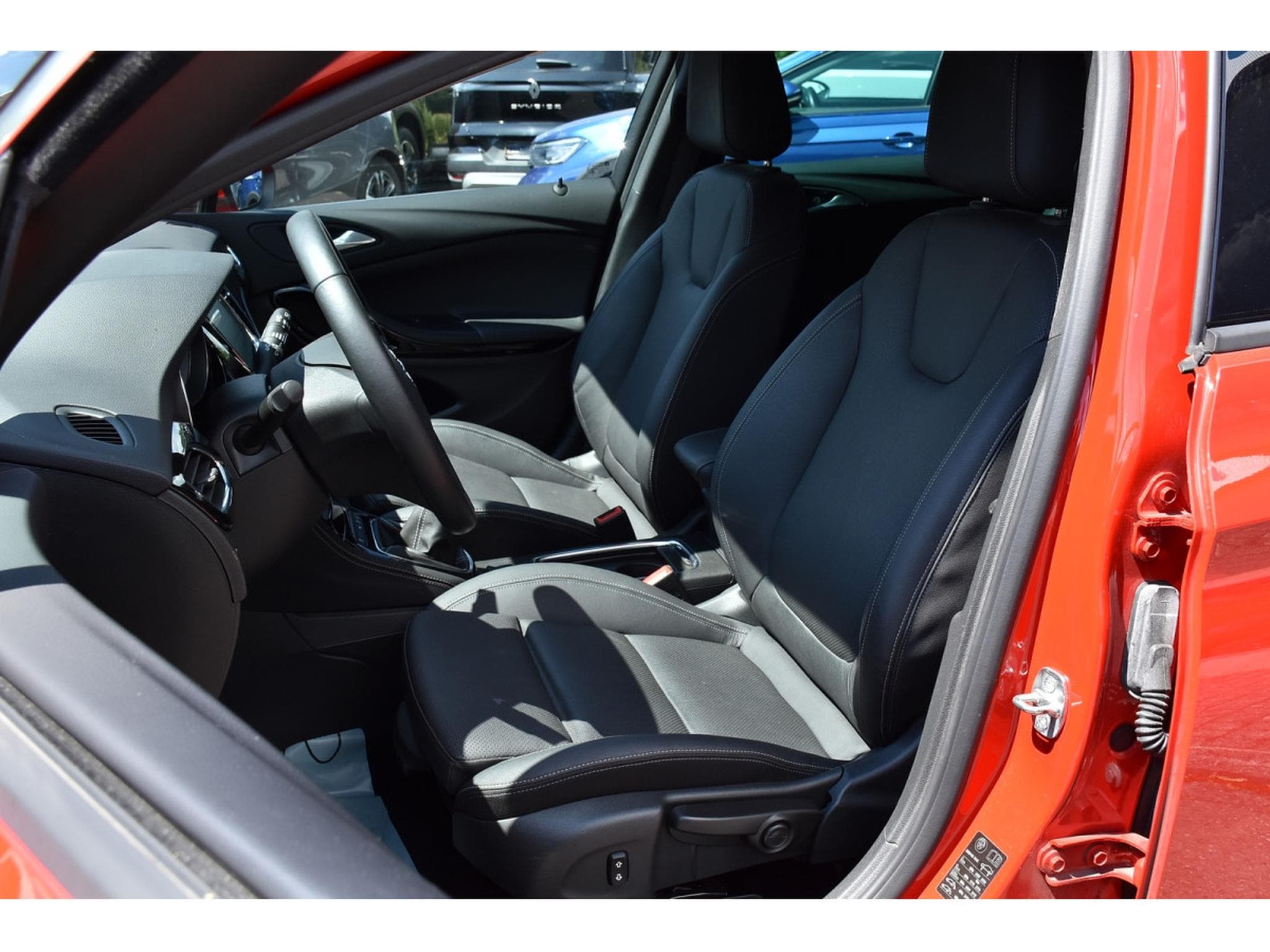 Opel Astra 1.4 Turbo CUIR GPS LANE SIDE CAM PARK LED 1° MAIN (2019) - Foto 7