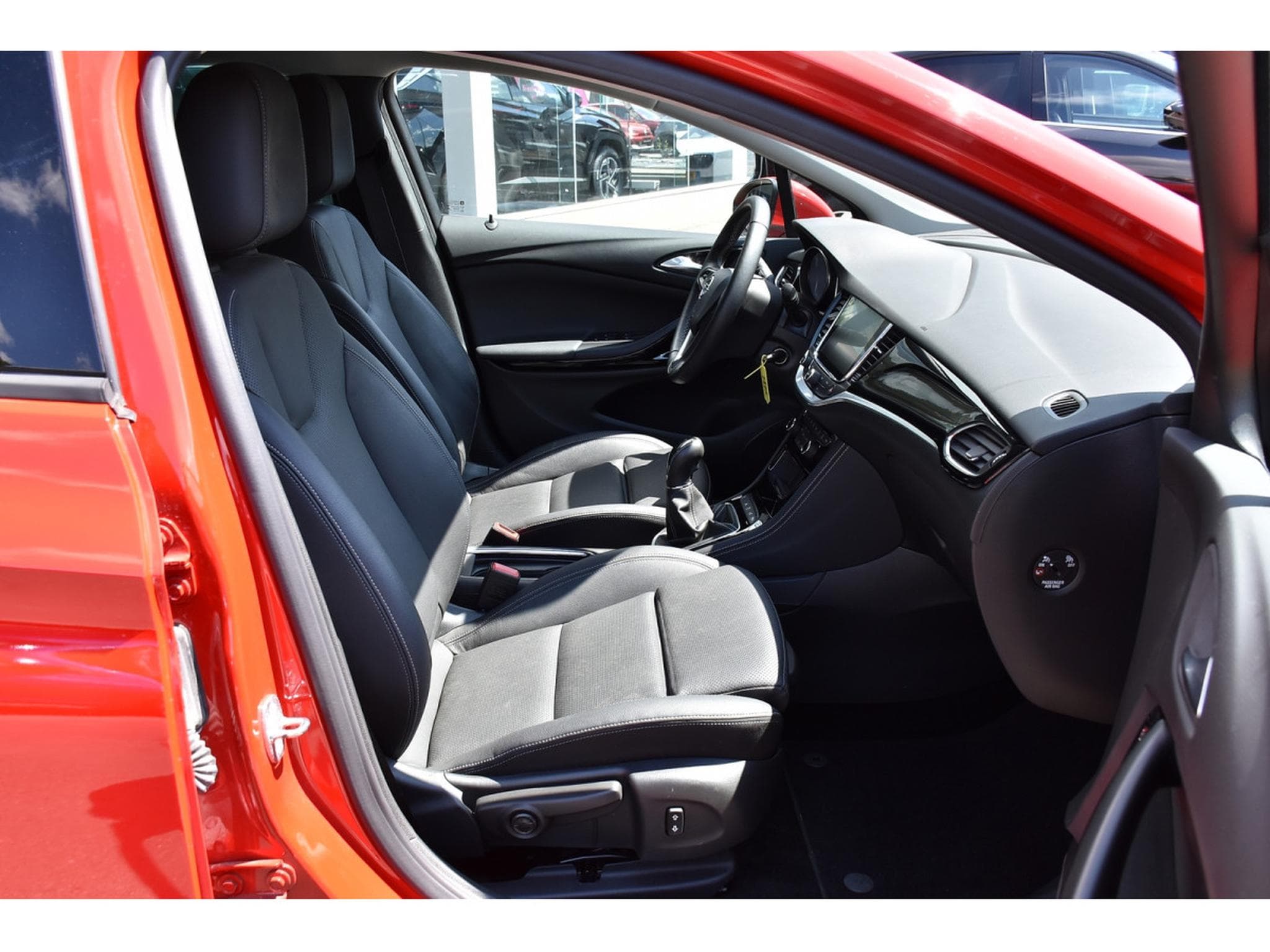 Opel Astra 1.4 Turbo CUIR GPS LANE SIDE CAM PARK LED 1° MAIN (2019) - Foto 8