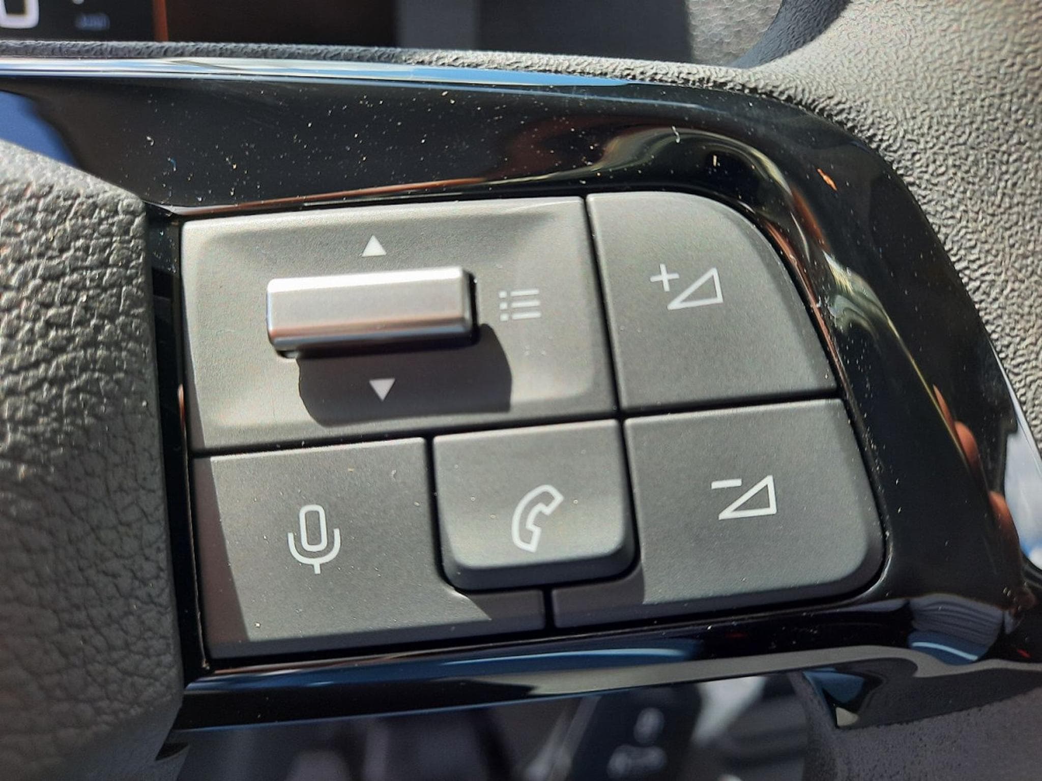 Peugeot Traveller 2.0 BlueHDI 180 AT8 Confort (2026) - Photo 17