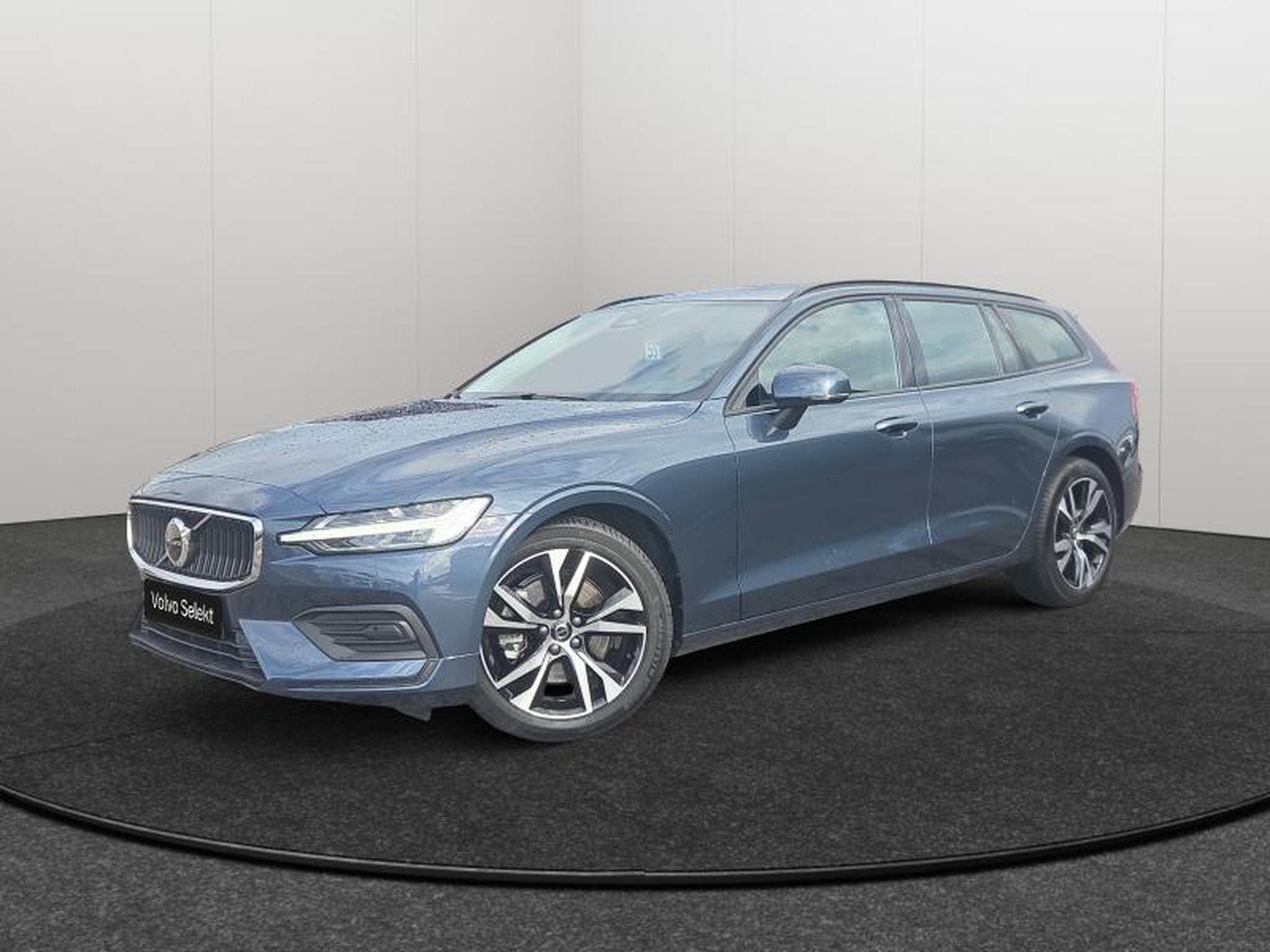 Volvo V60 B4 Core / Essence (2025) - Foto 1
